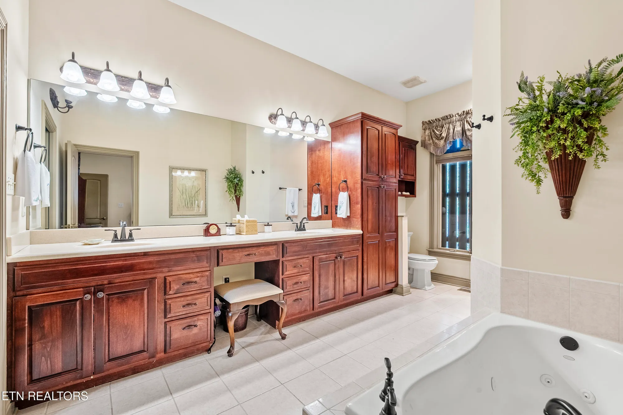 Property Slideshow image 21 of 50 | 230 big water dr, Vonore, TN, 37885