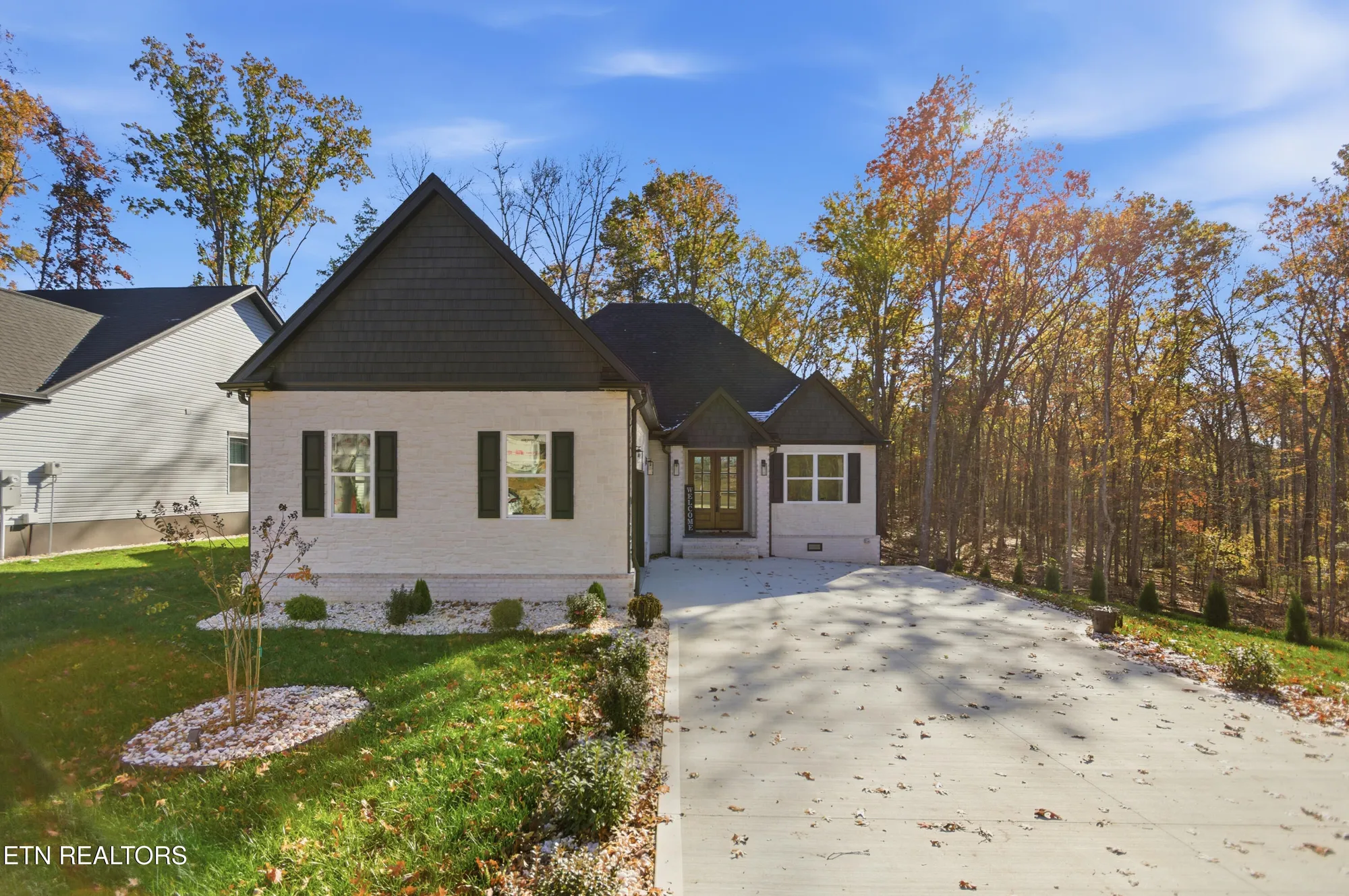 Property Slideshow image 4 of 51 | 256 elohi way, Loudon, TN, 37774