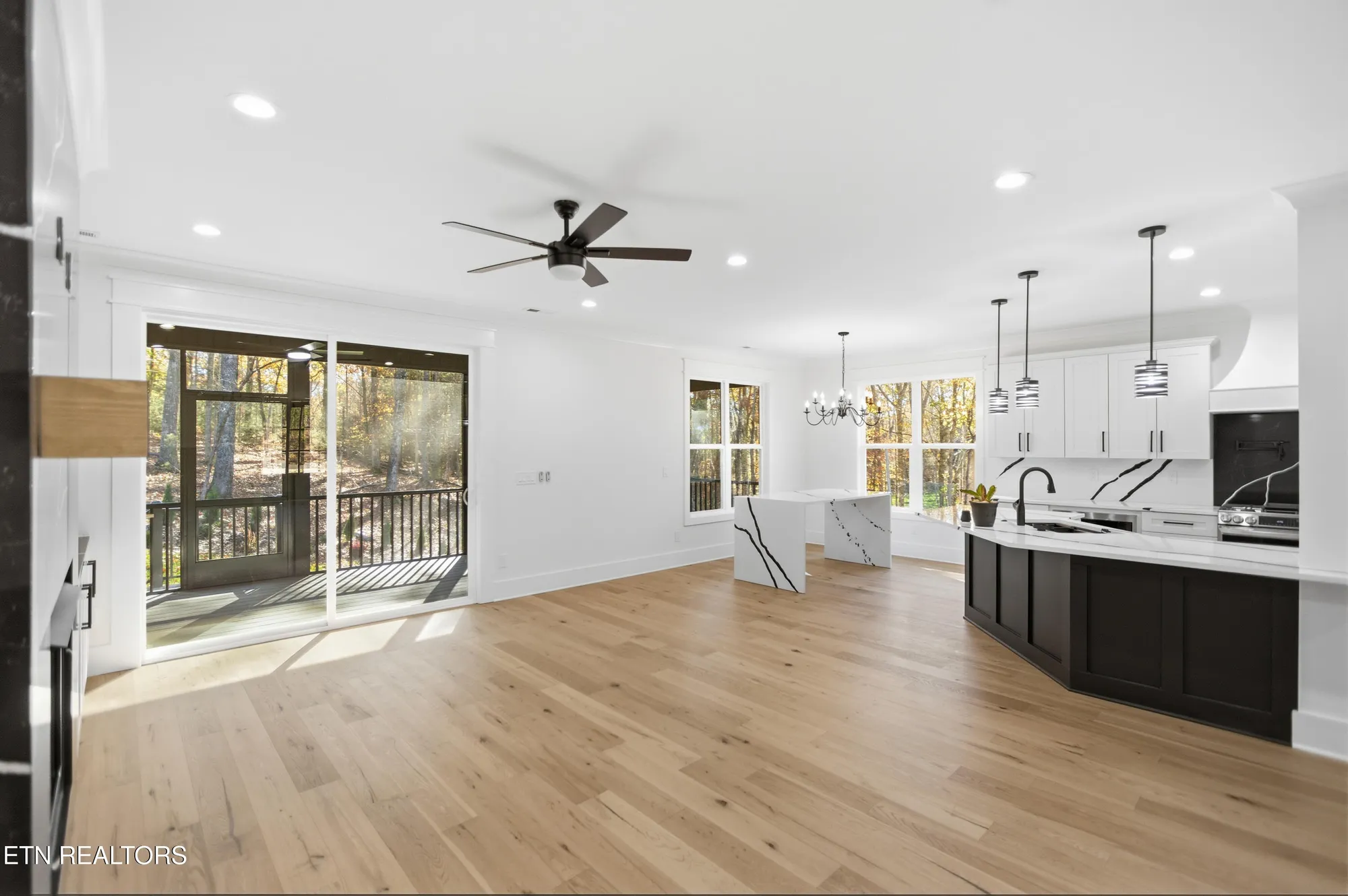 Property Slideshow image 9 of 51 | 256 elohi way, Loudon, TN, 37774