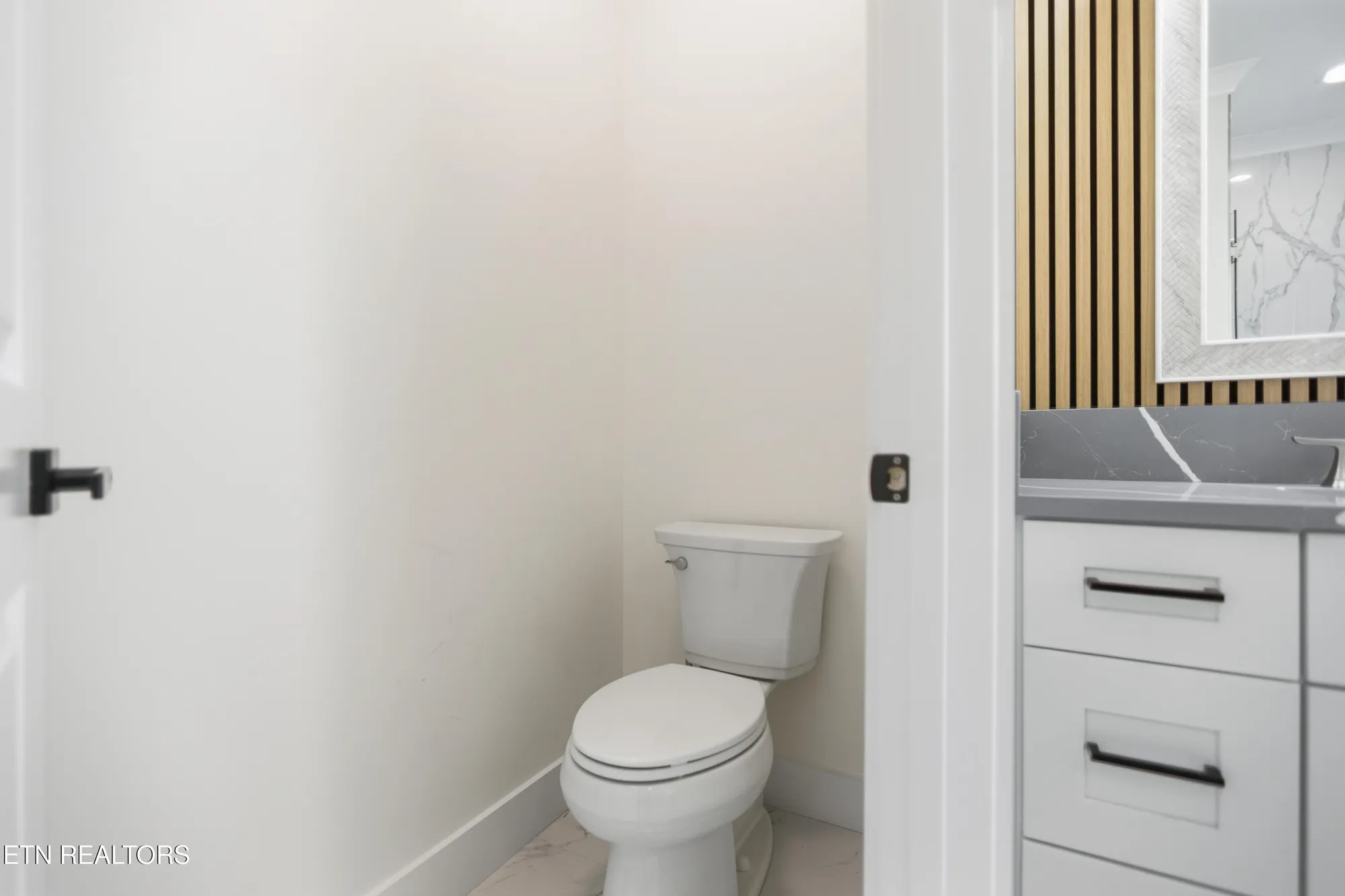 Property Slideshow image 40 of 51 | 256 elohi way, Loudon, TN, 37774