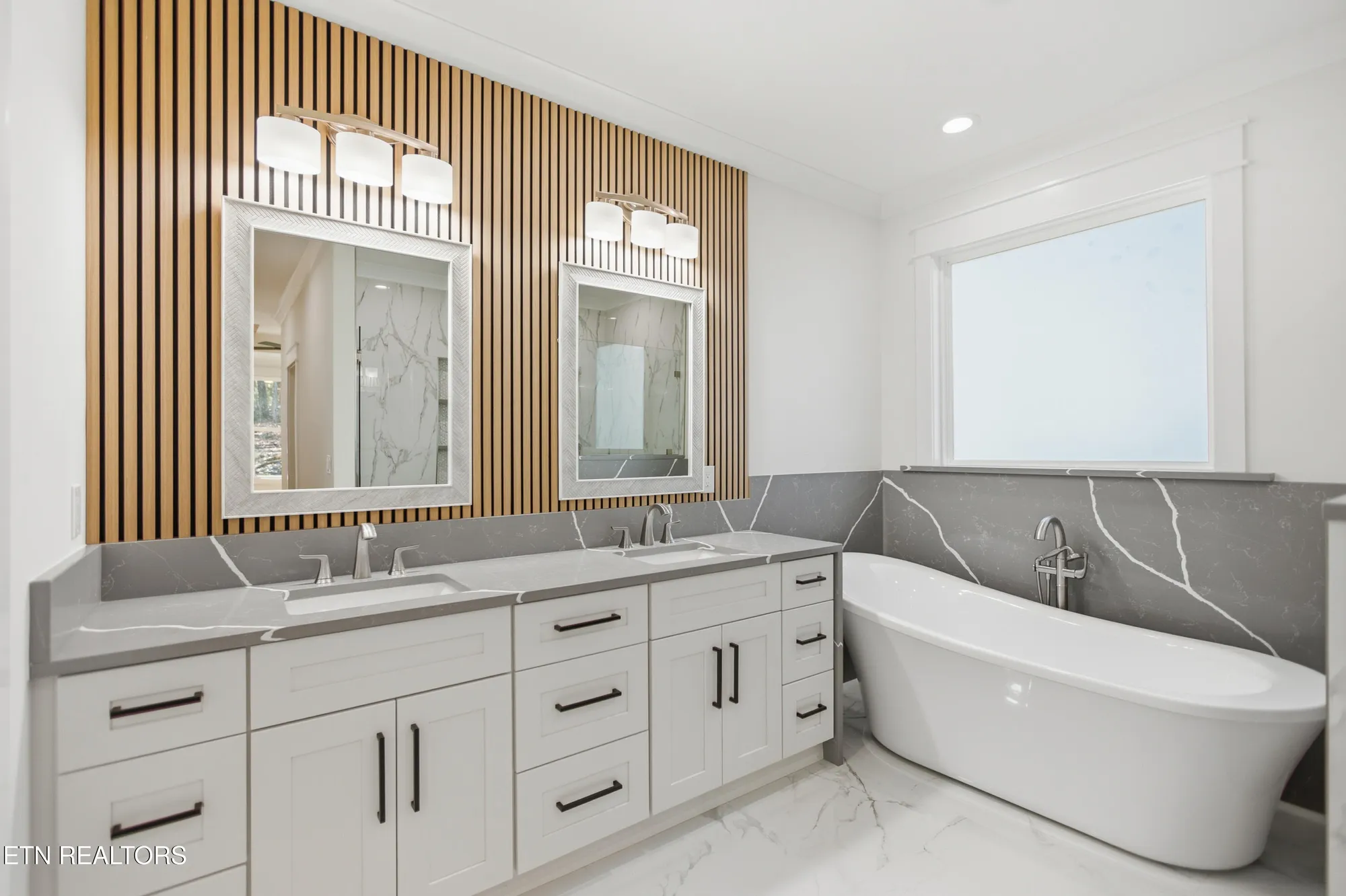 Property Slideshow image 37 of 51 | 256 elohi way, Loudon, TN, 37774