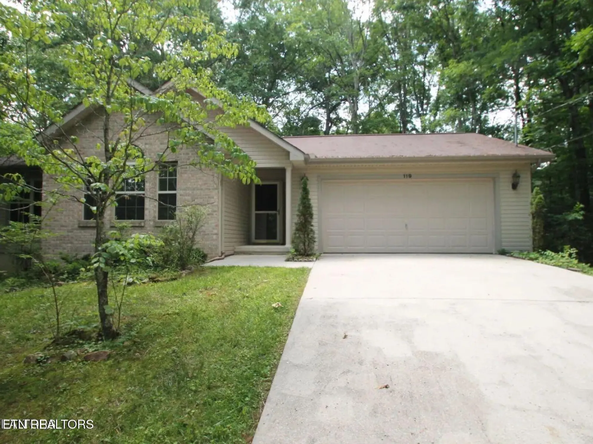 Property Slideshow image 1 of 29 | 119 anglewood dr, Crossville, TN, 38558