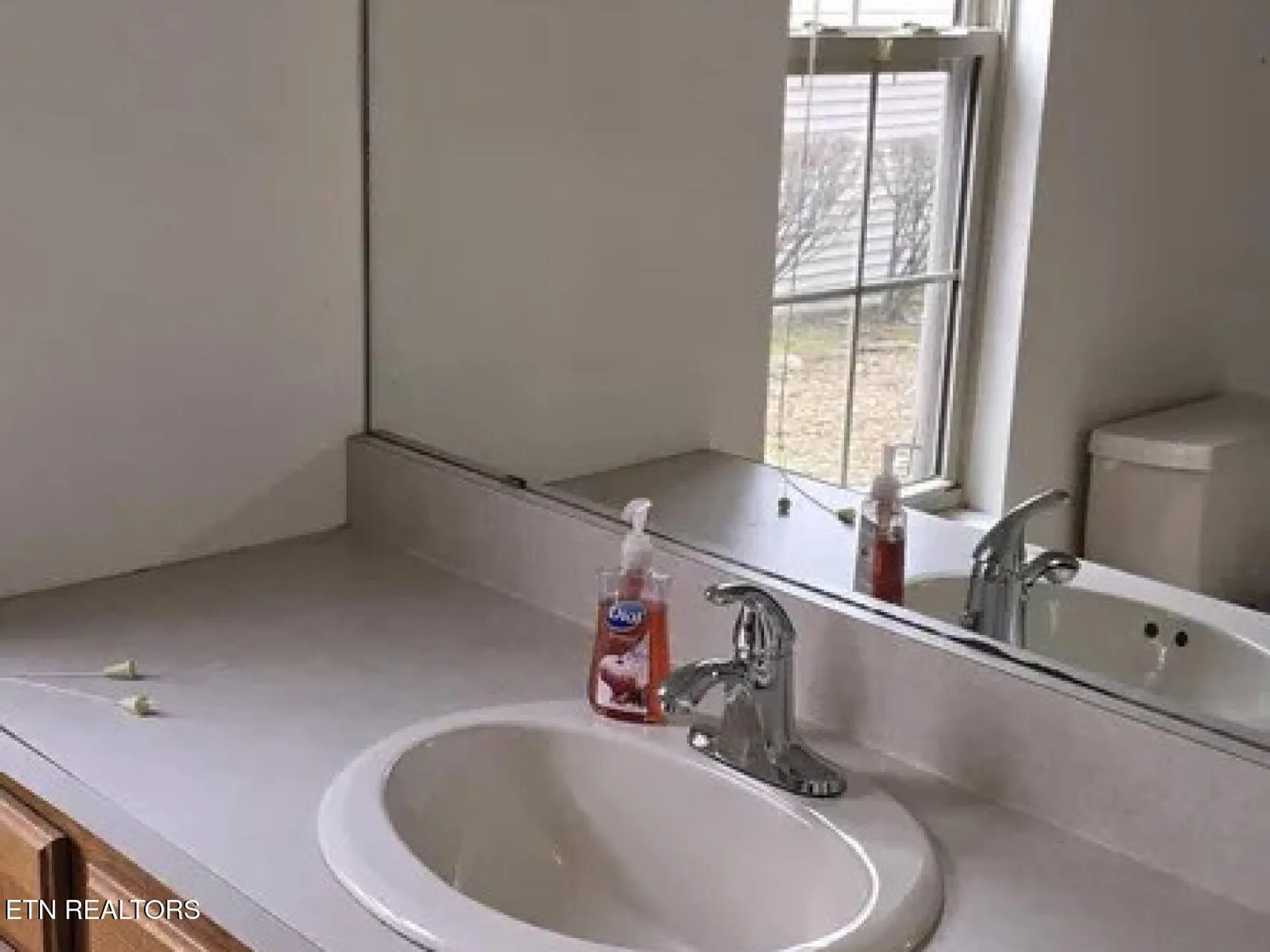 Property Slideshow image 11 of 29 | 119 anglewood dr, Crossville, TN, 38558