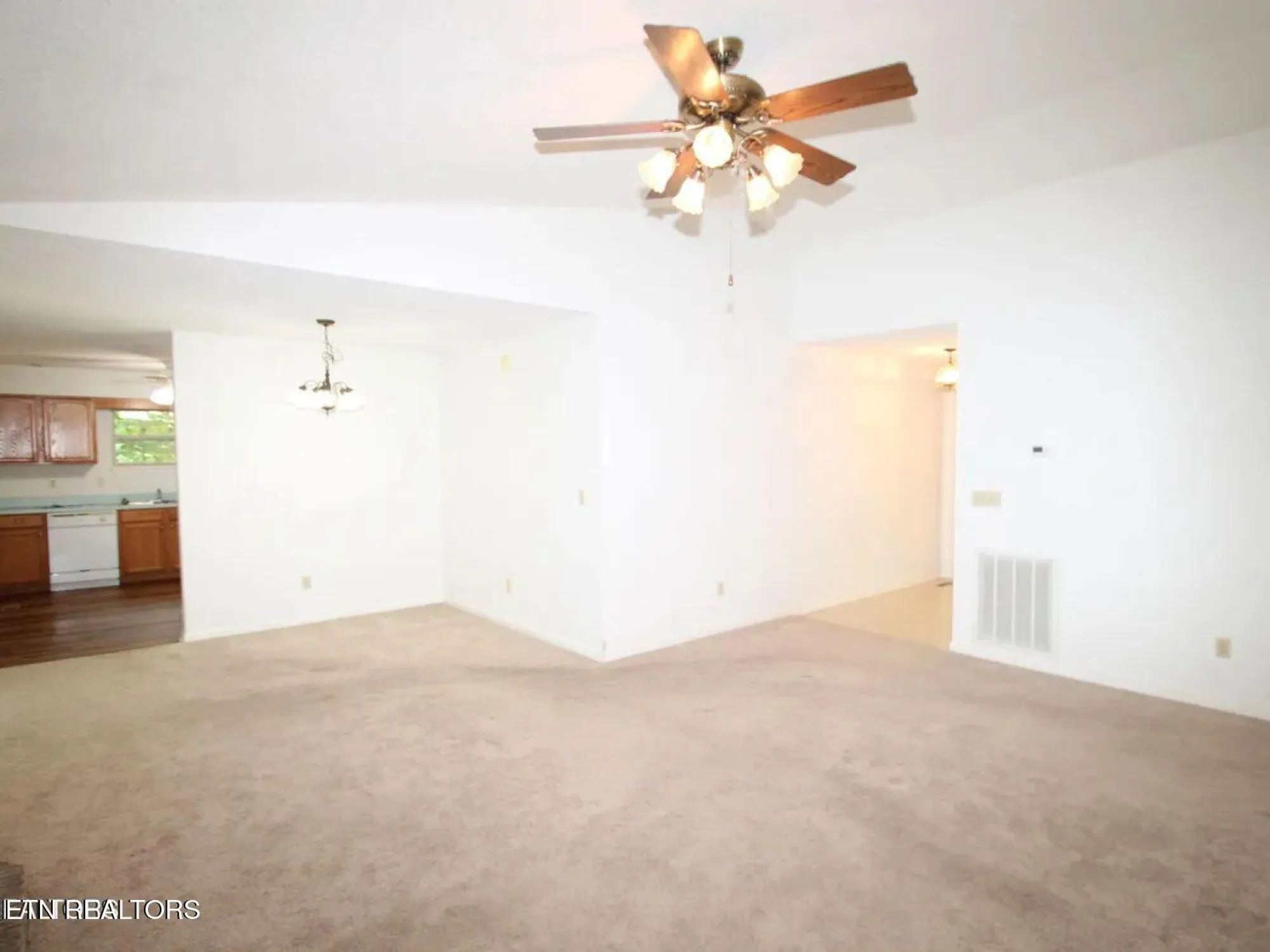 Property Slideshow image 16 of 29 | 119 anglewood dr, Crossville, TN, 38558