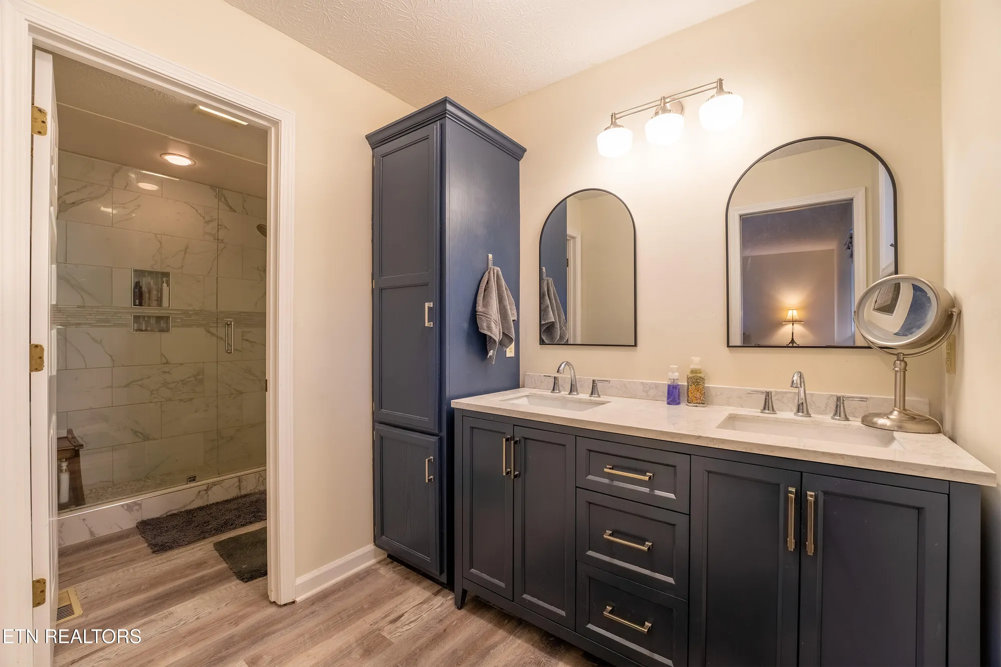 Property Slideshow image 12 of 21 | 301 cheestana way, Loudon, TN, 37774