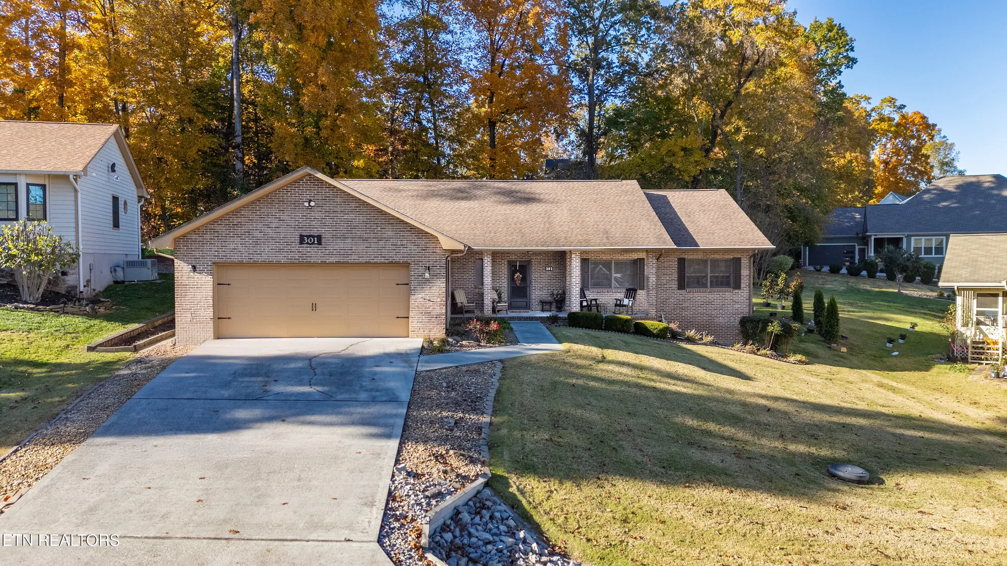 Property Slideshow image 1 of 21 | 301 cheestana way, Loudon, TN, 37774