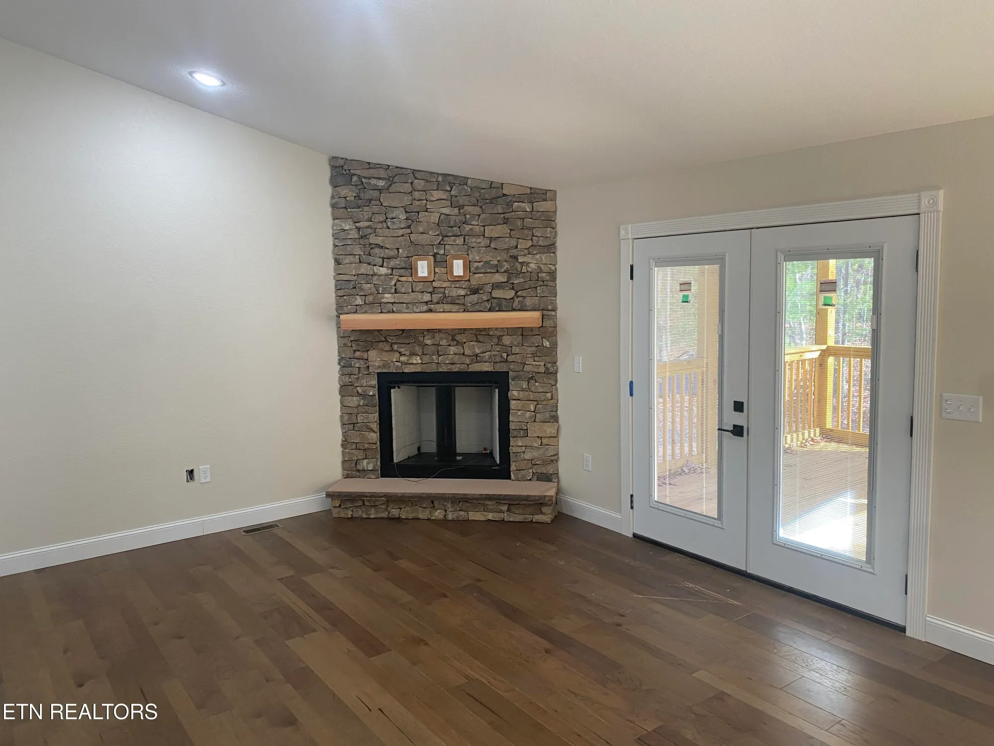 Property Slideshow image 14 of 31 | 140 windsor rd, Crossville, TN, 38558