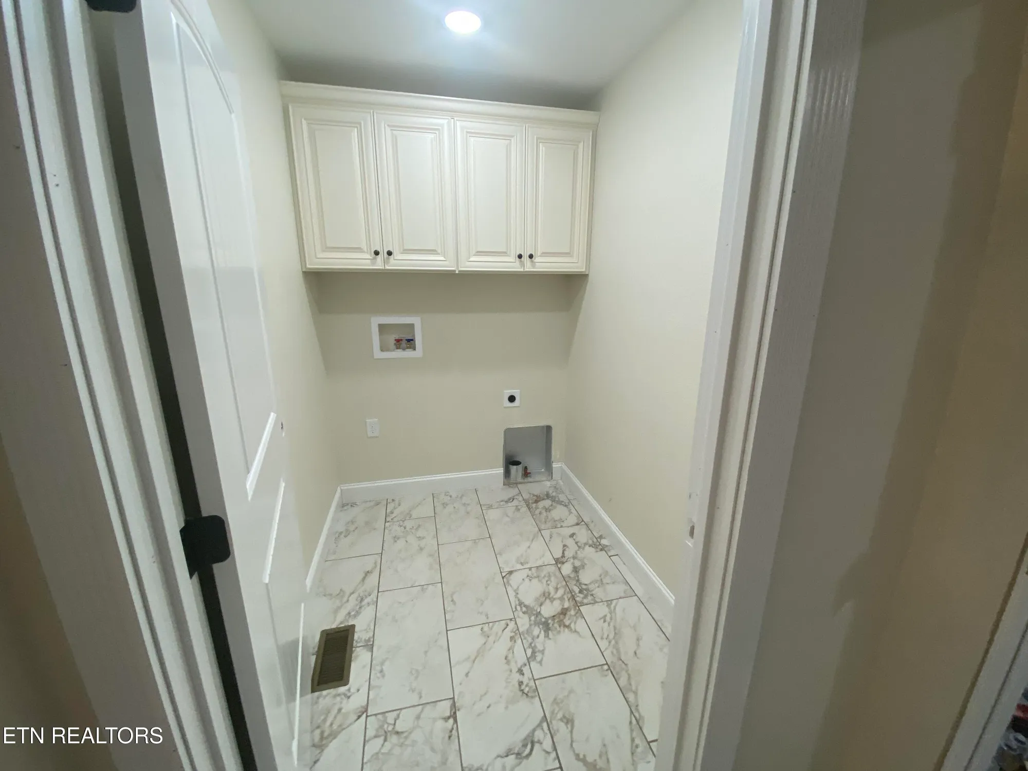 Property Slideshow image 22 of 31 | 140 windsor rd, Crossville, TN, 38558