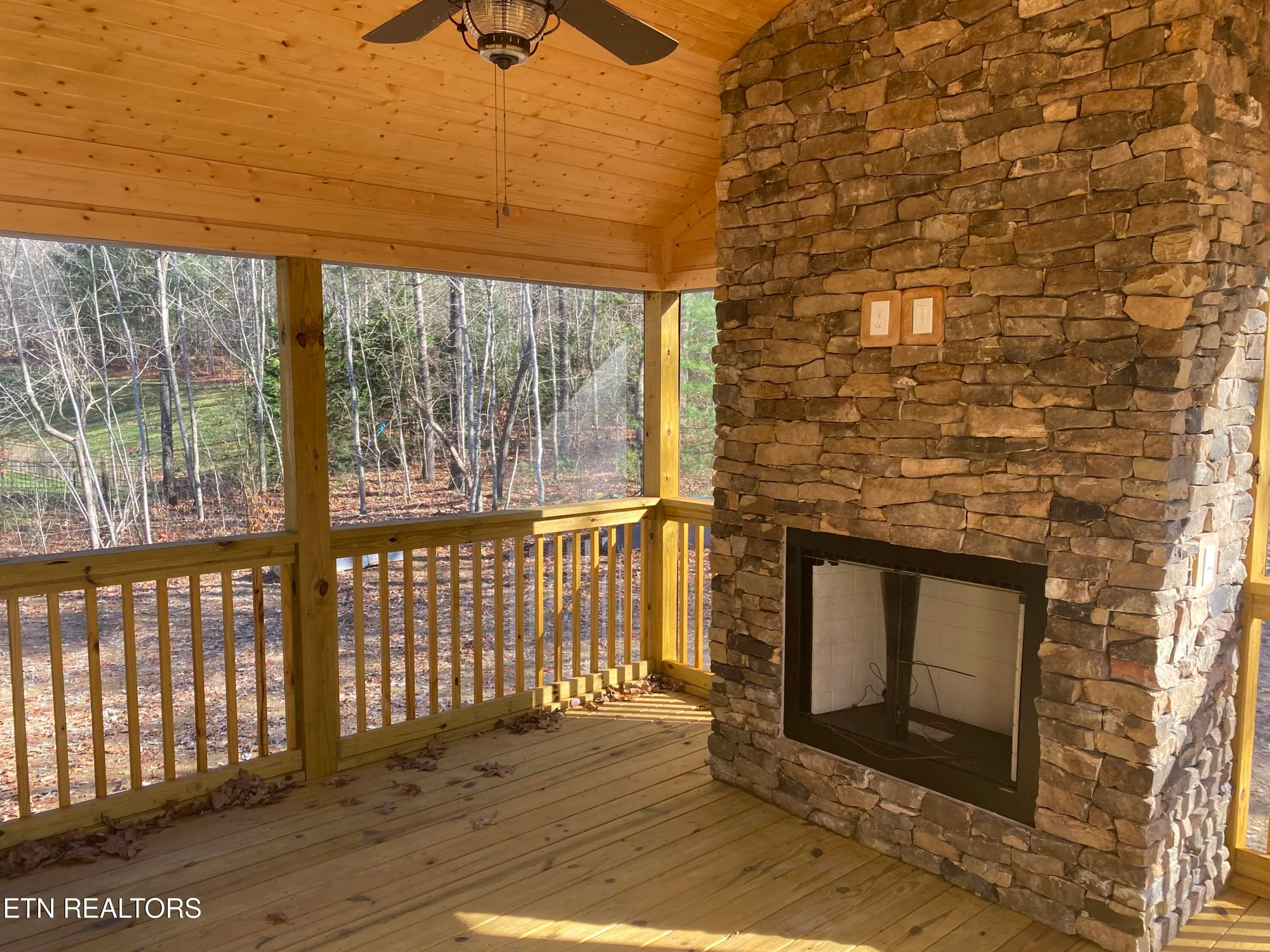 Property Slideshow image 24 of 31 | 140 windsor rd, Crossville, TN, 38558