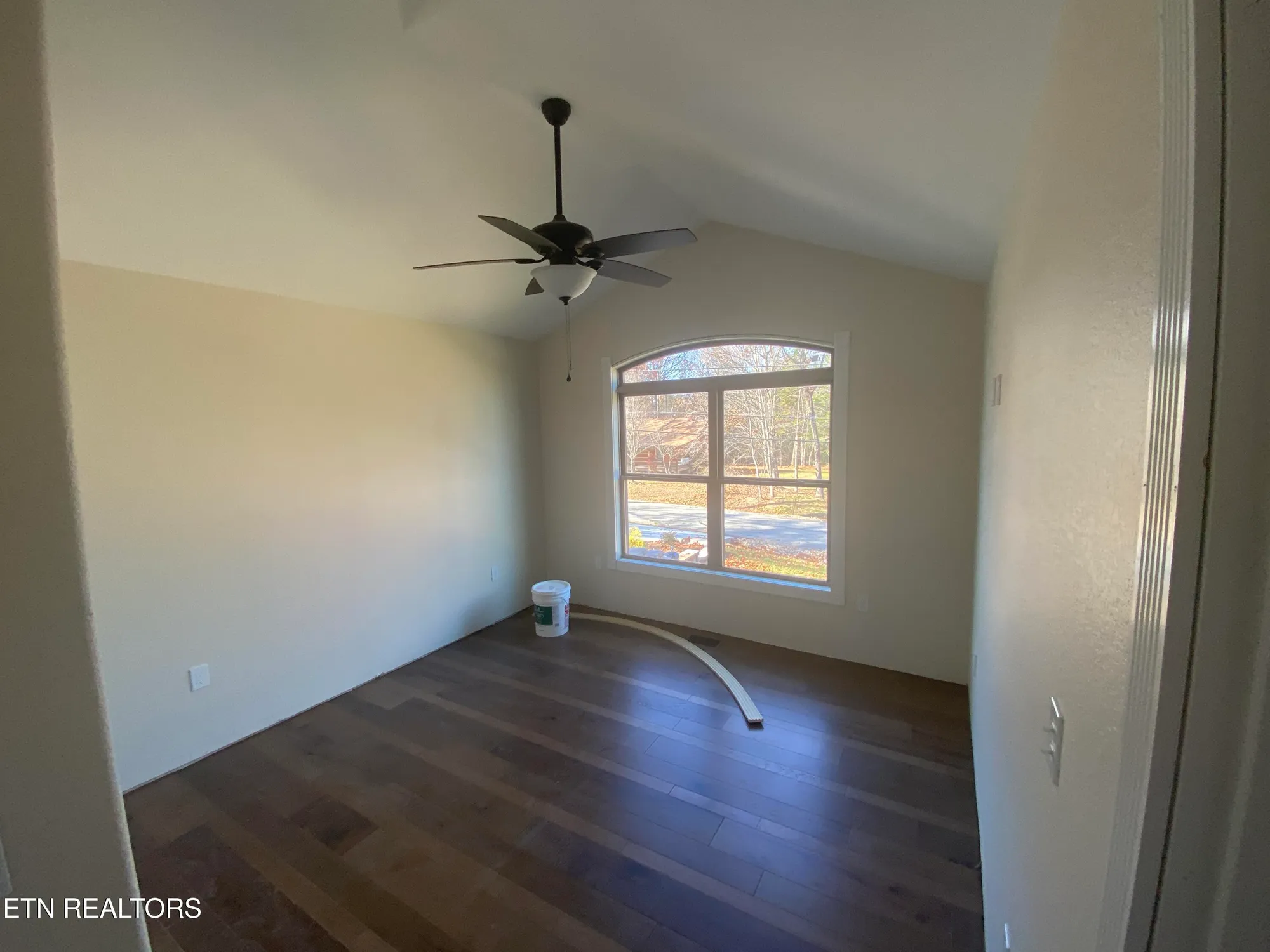 Property Slideshow image 20 of 31 | 140 windsor rd, Crossville, TN, 38558