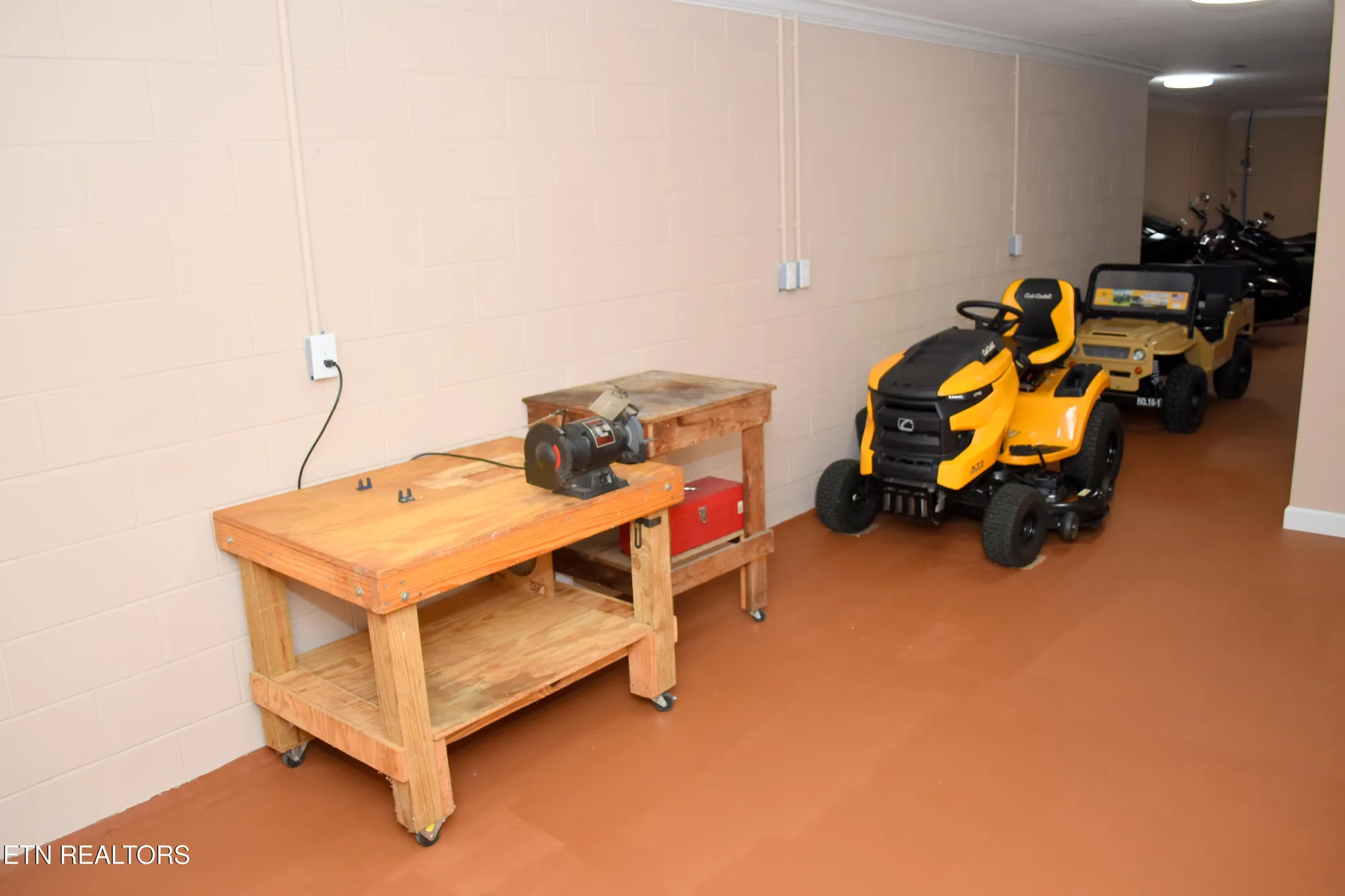 Property Slideshow image 35 of 56 | 280 coyatee dr, Loudon, TN, 37774