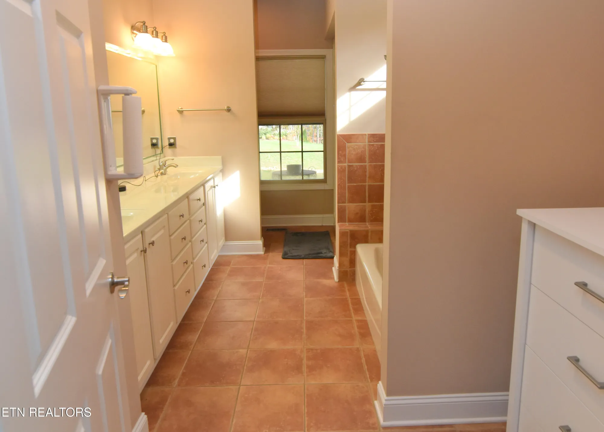 Property Slideshow image 15 of 56 | 280 coyatee dr, Loudon, TN, 37774