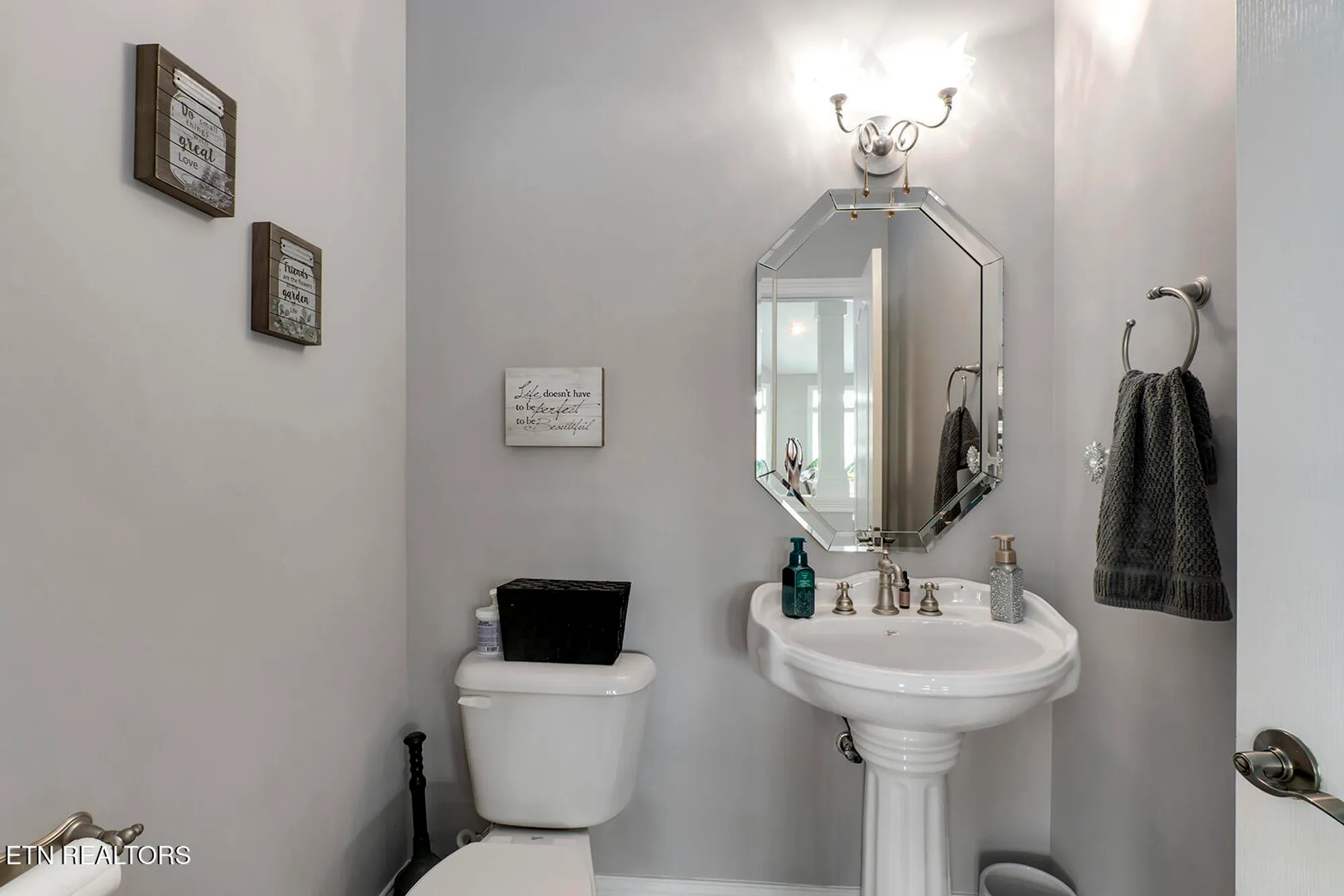 Property Slideshow image 15 of 62 | 104 greenfinch dr, Vonore, TN, 37885