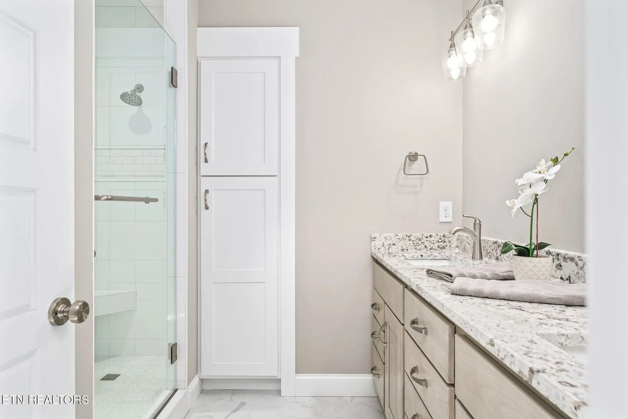 Property Slideshow image 26 of 37 | 149 dalefield loop, Crossville, TN, 38558