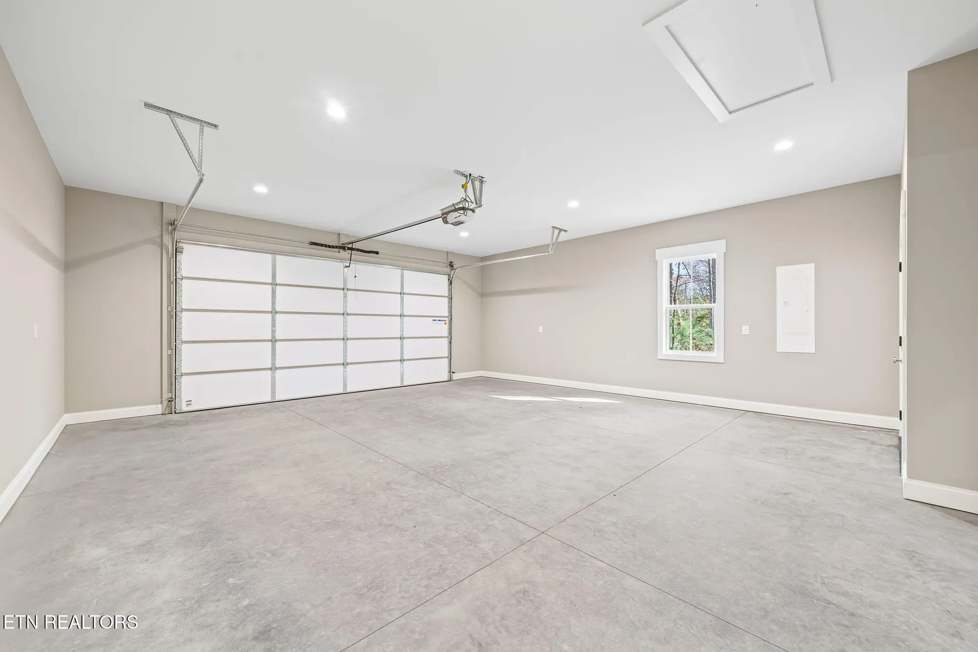 Property Slideshow image 36 of 37 | 149 dalefield loop, Crossville, TN, 38558