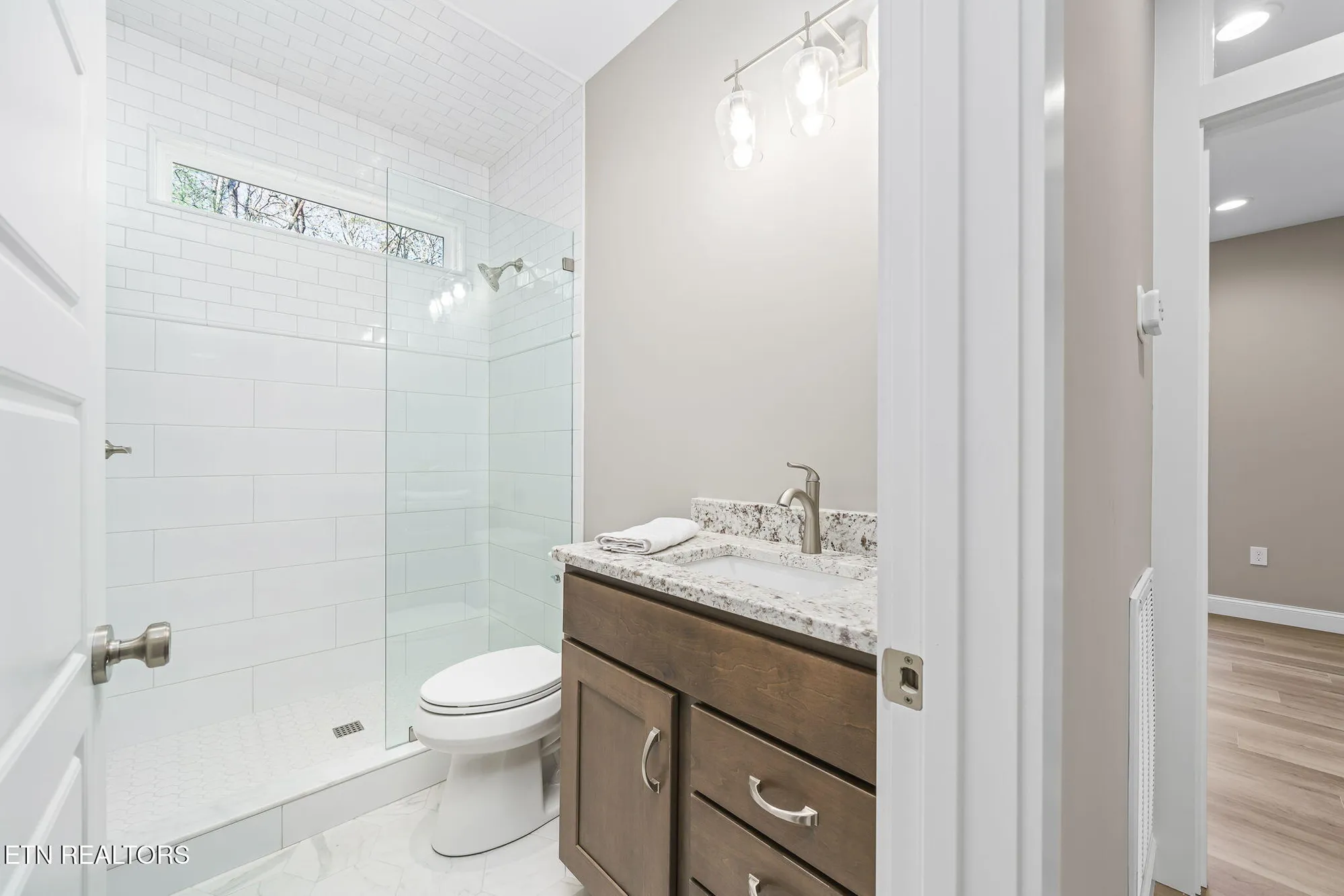 Property Slideshow image 30 of 37 | 149 dalefield loop, Crossville, TN, 38558