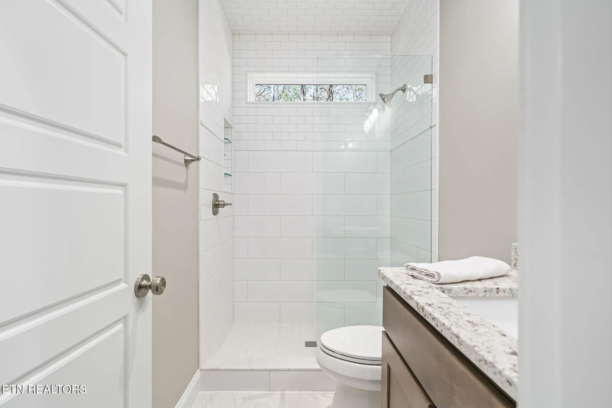 Property Slideshow image 31 of 37 | 149 dalefield loop, Crossville, TN, 38558