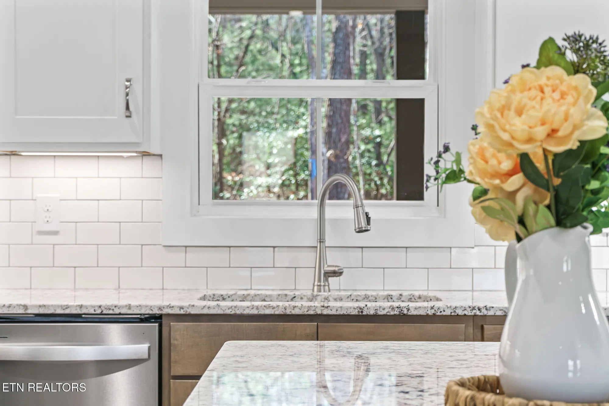 Property Slideshow image 12 of 37 | 149 dalefield loop, Crossville, TN, 38558