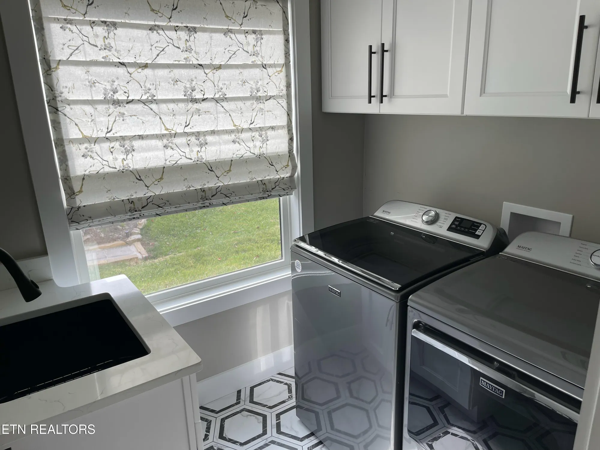 Property Slideshow image 34 of 51 | 404 elokwa pl, Loudon, TN, 37774