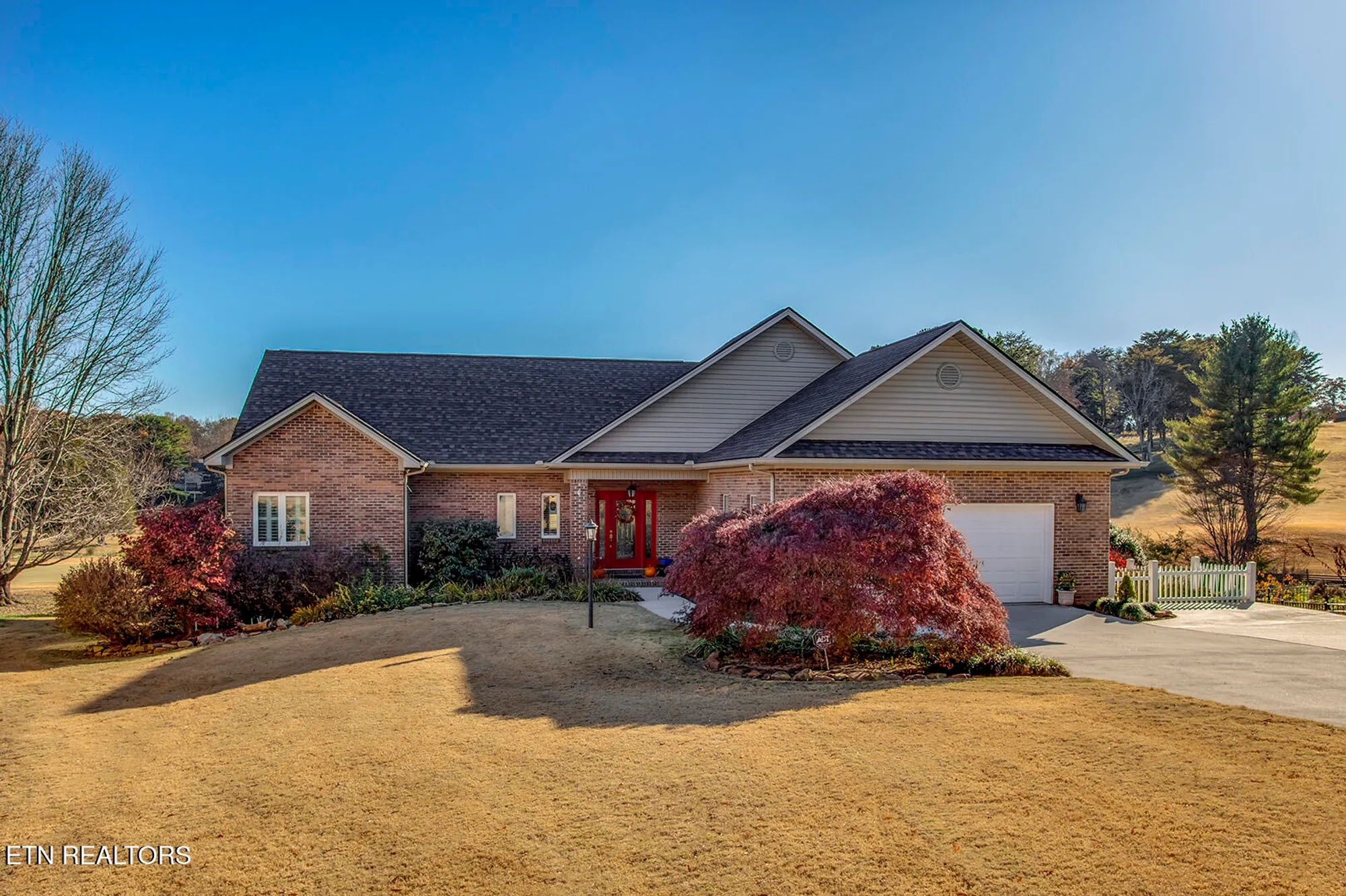 Property Slideshow image 1 of 60 | 130 daleyuhski way, Loudon, TN, 37774