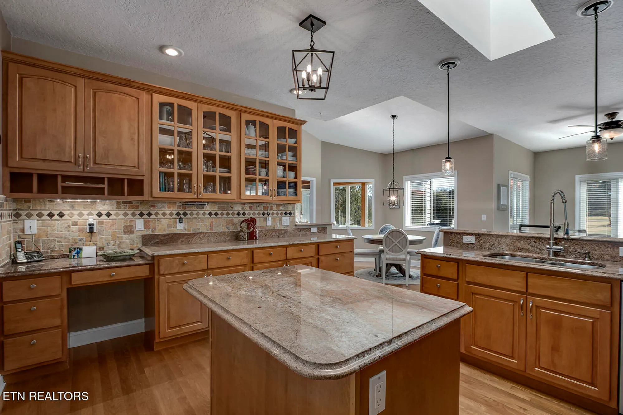 Property Slideshow image 28 of 60 | 130 daleyuhski way, Loudon, TN, 37774