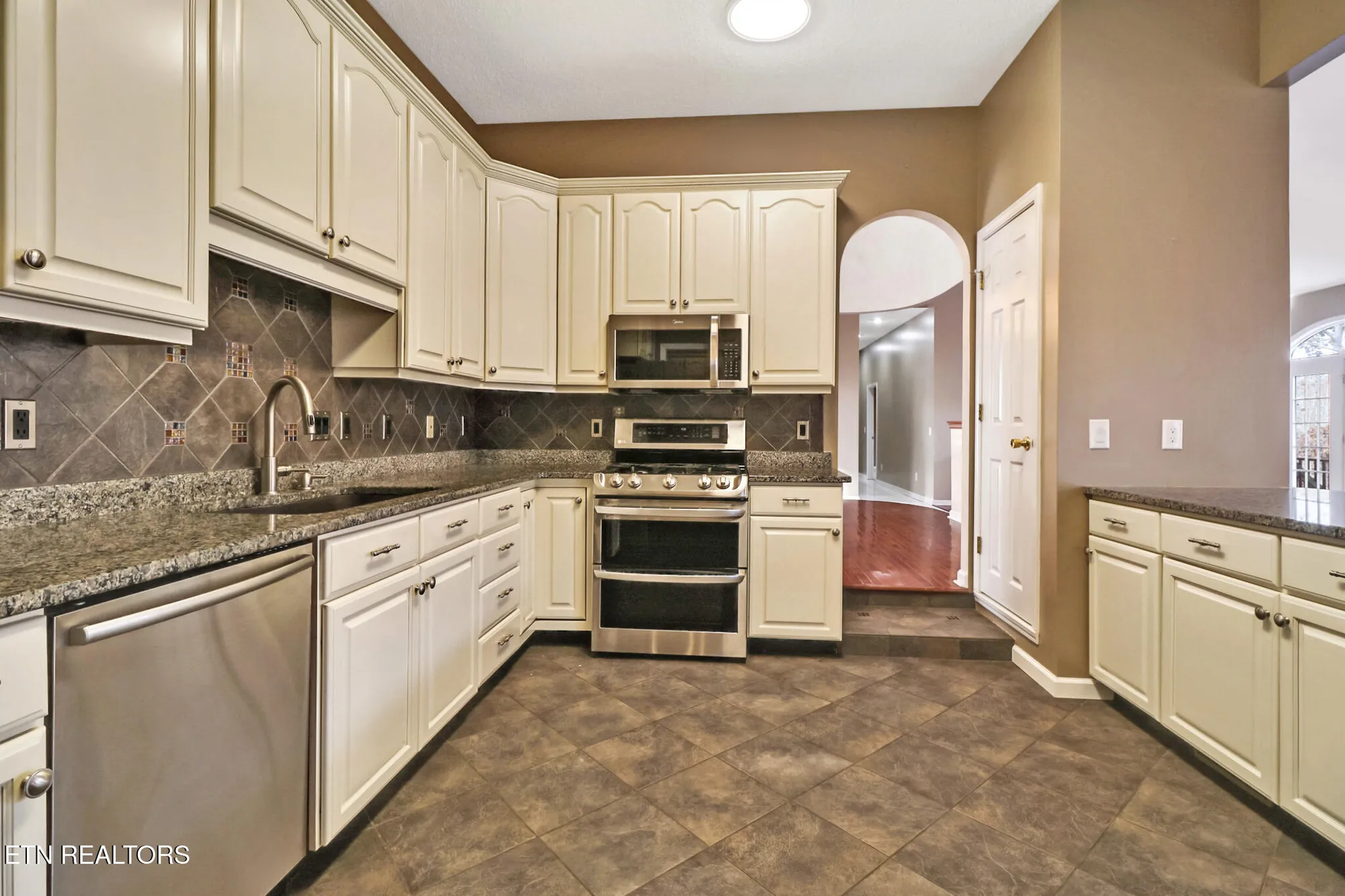 Property Slideshow image 32 of 52 | 129 shore ln, Crossville, TN, 38558