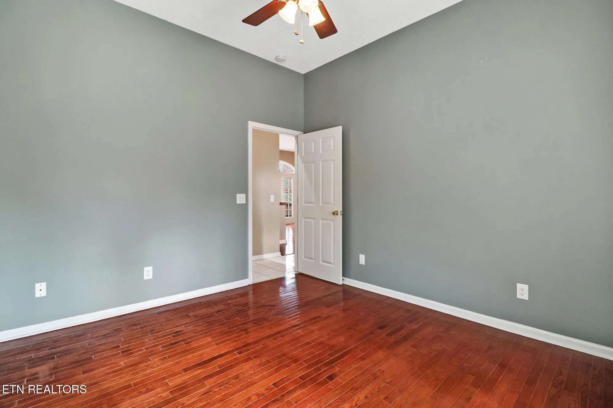 Property Slideshow image 37 of 52 | 129 shore ln, Crossville, TN, 38558