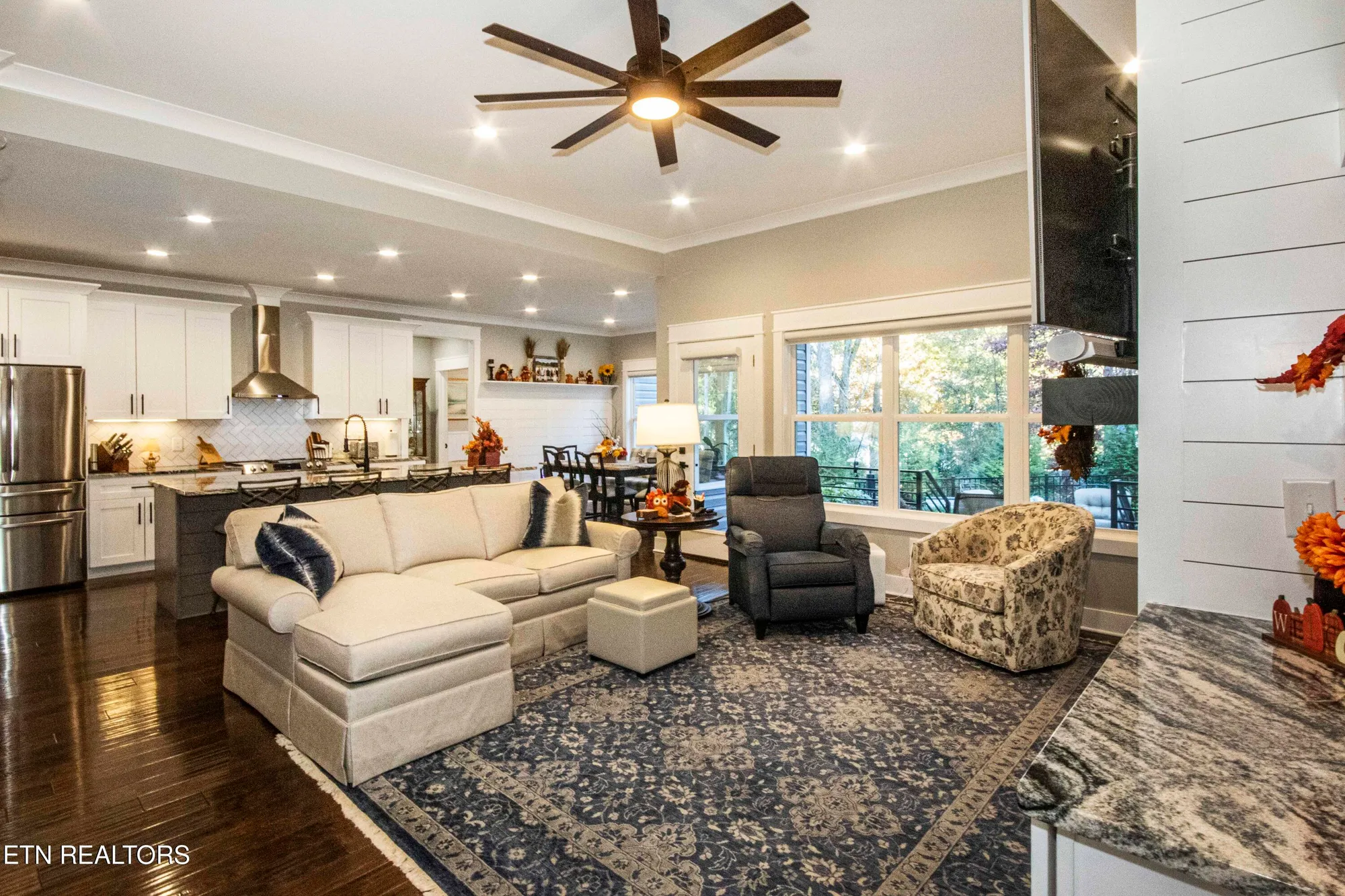 Property Slideshow image 6 of 54 | 511 igoti ln, Loudon, TN, 37774