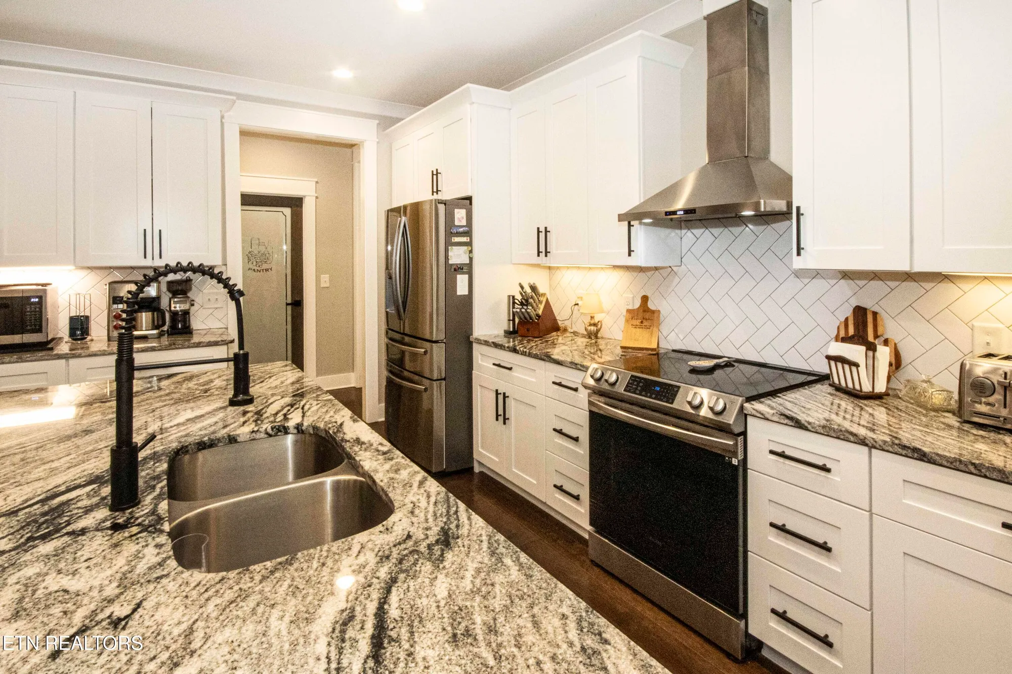 Property Slideshow image 15 of 54 | 511 igoti ln, Loudon, TN, 37774