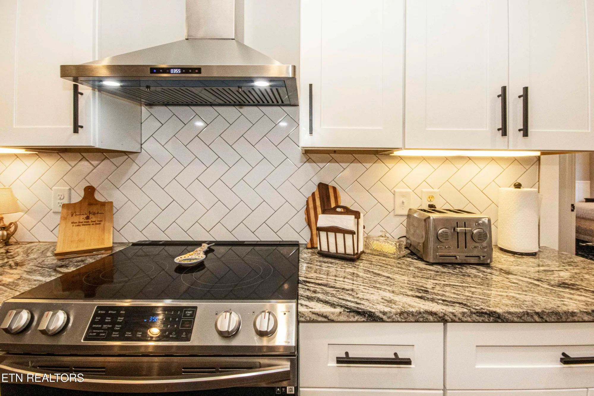 Property Slideshow image 16 of 54 | 511 igoti ln, Loudon, TN, 37774