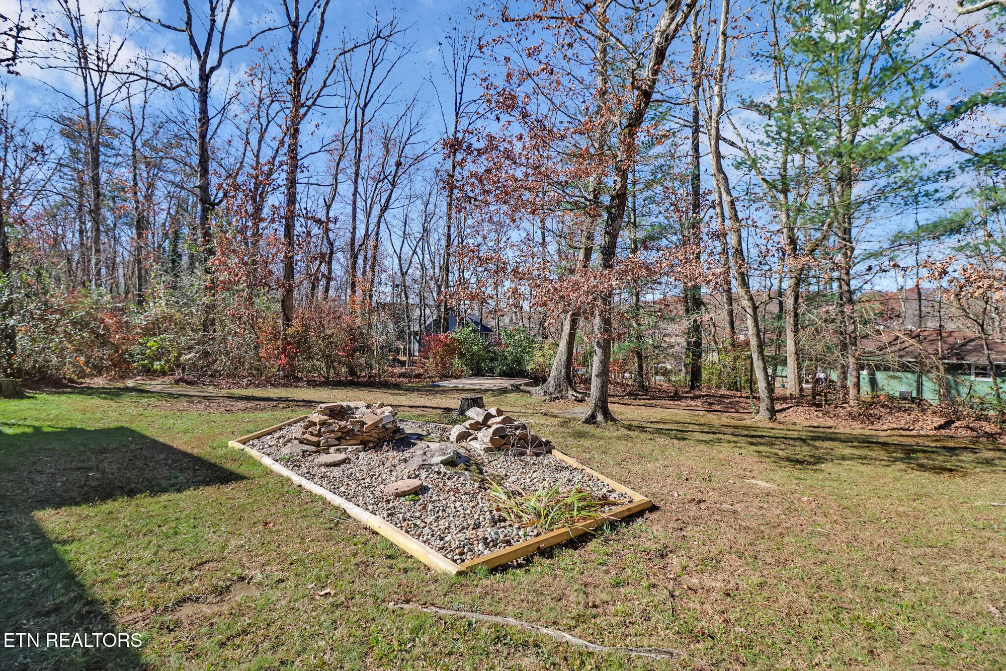 Property Slideshow image 23 of 26 | 129 lakeshire dr, Crossville, TN, 38558