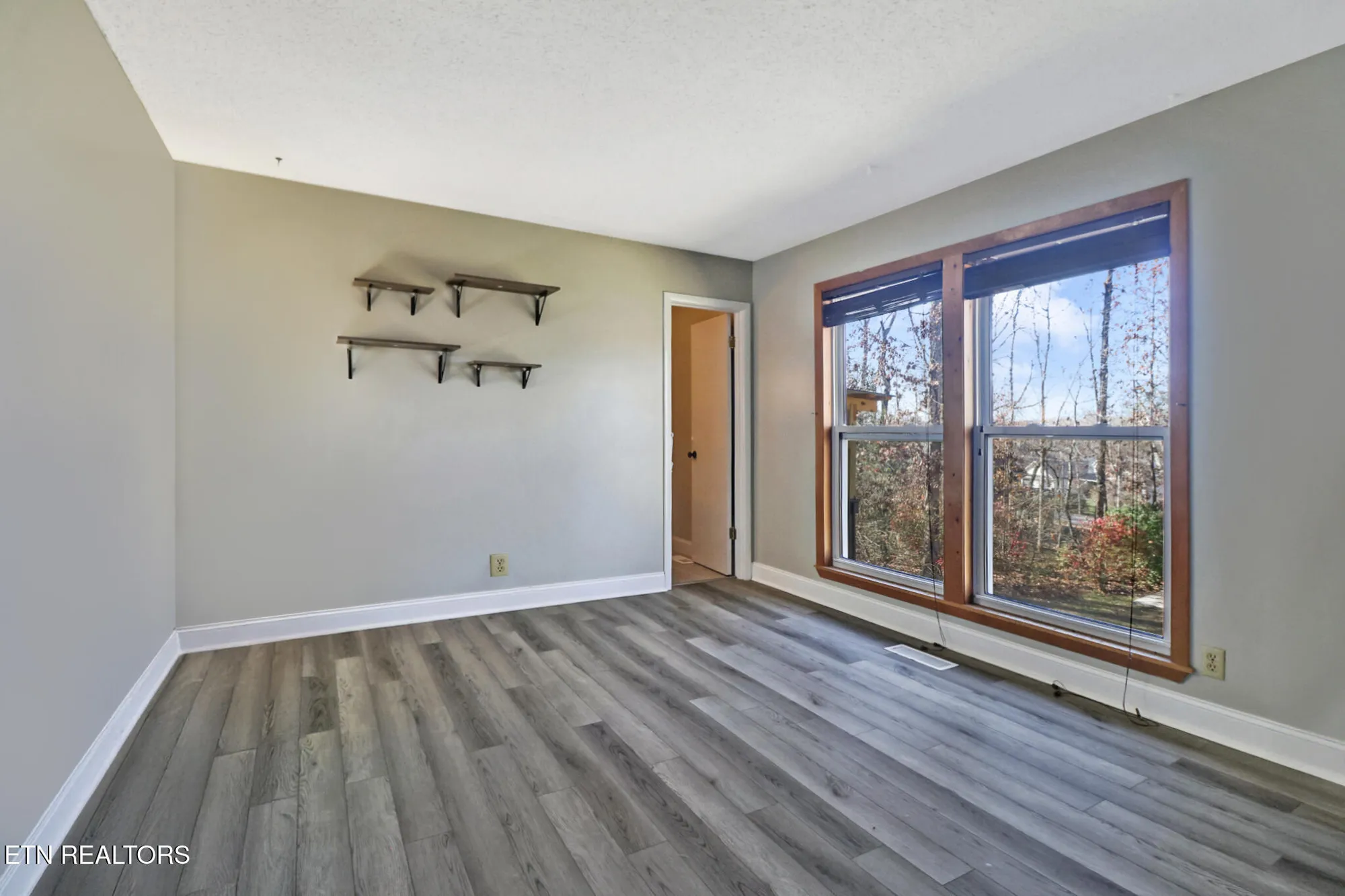 Property Slideshow image 12 of 26 | 129 lakeshire dr, Crossville, TN, 38558