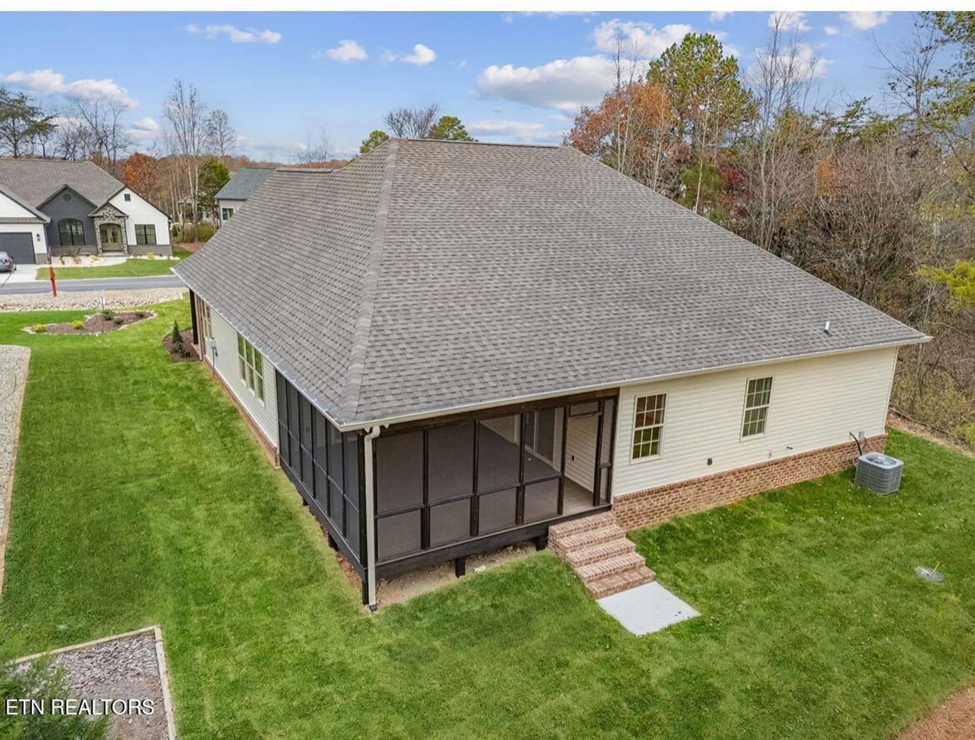 Property Slideshow image 6 of 39 | 154 elokwa way, Loudon, TN, 37774