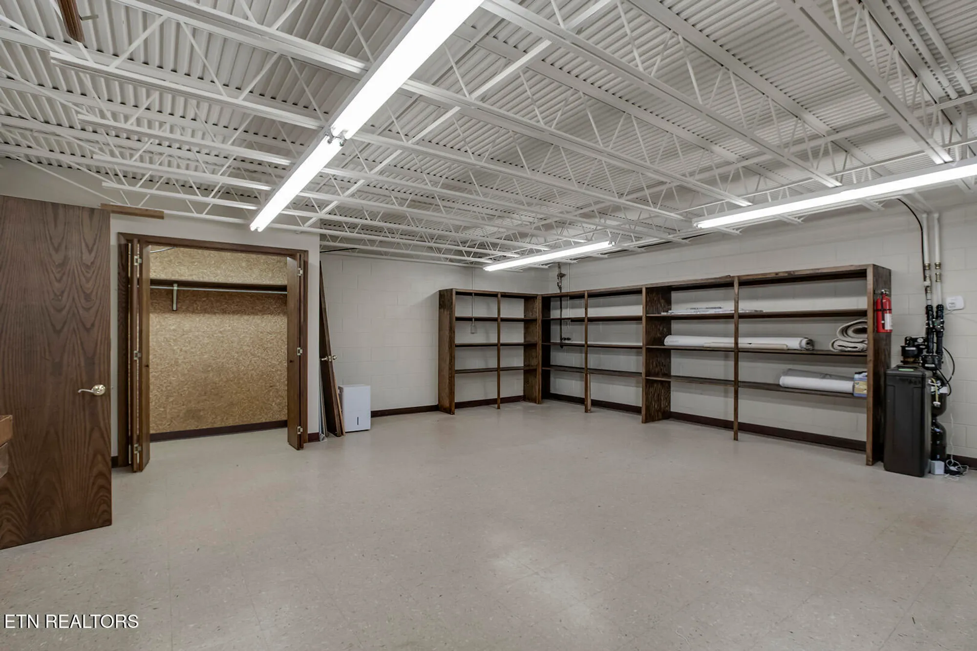 Property Slideshow image 44 of 64 | 122 tigitsi ln, Loudon, TN, 37774