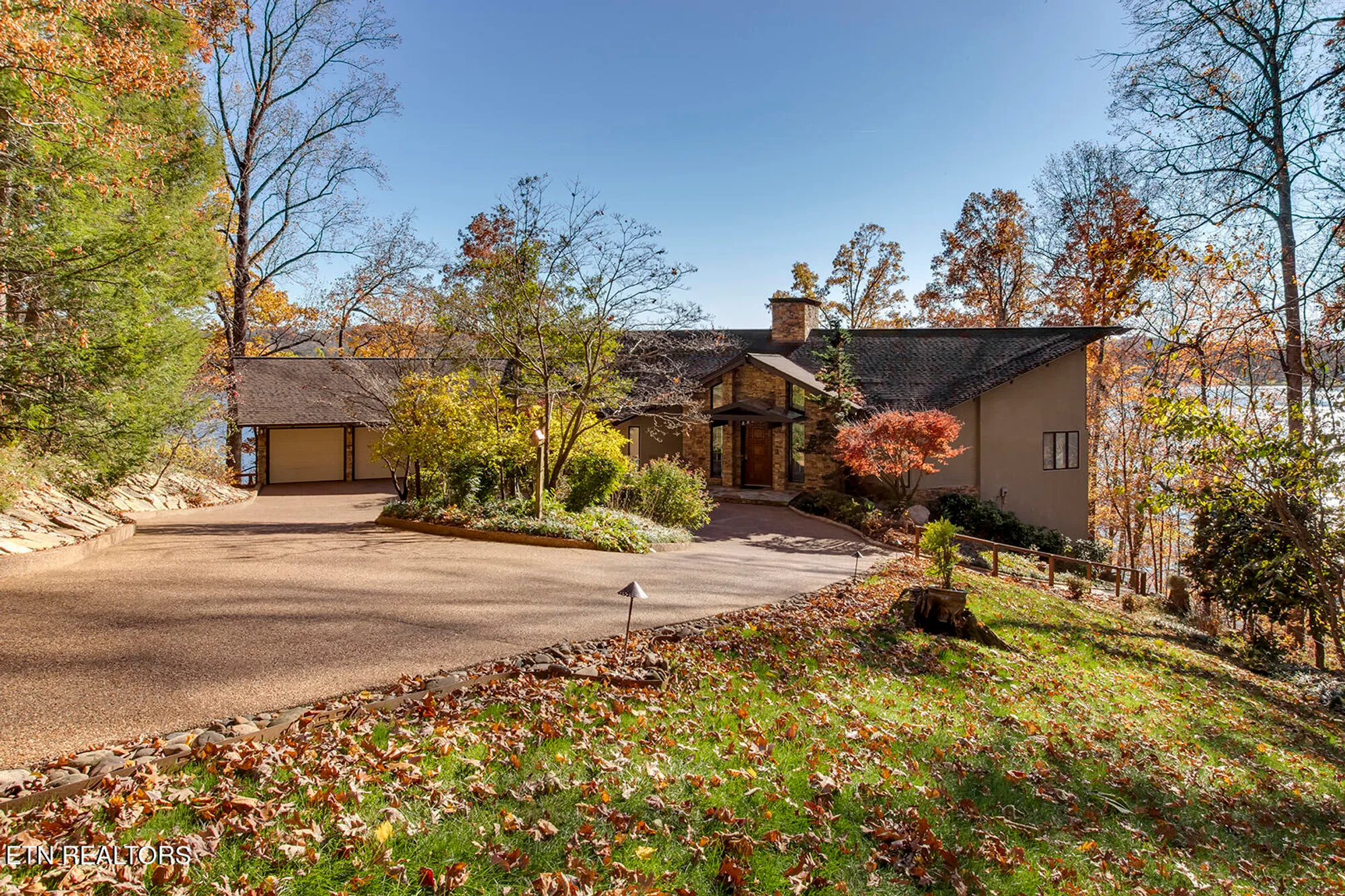 Property Slideshow image 1 of 64 | 122 tigitsi ln, Loudon, TN, 37774