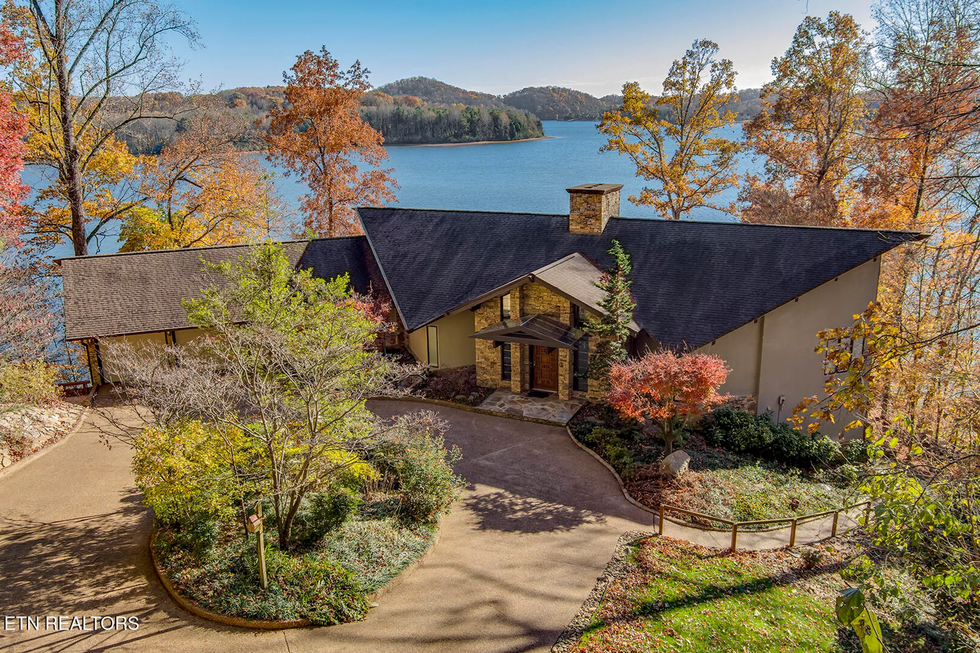 Property Slideshow image 2 of 64 | 122 tigitsi ln, Loudon, TN, 37774