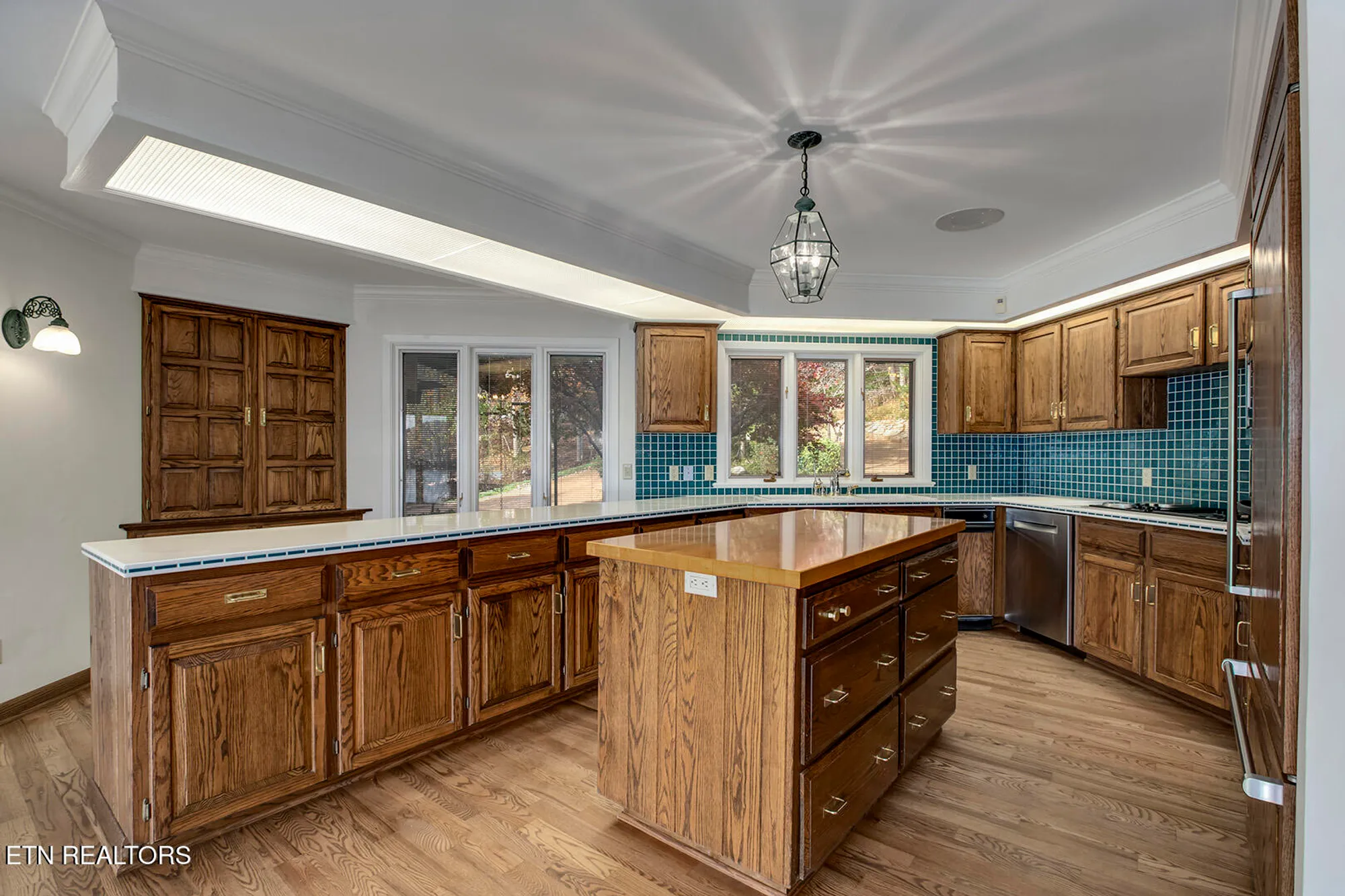 Property Slideshow image 10 of 64 | 122 tigitsi ln, Loudon, TN, 37774