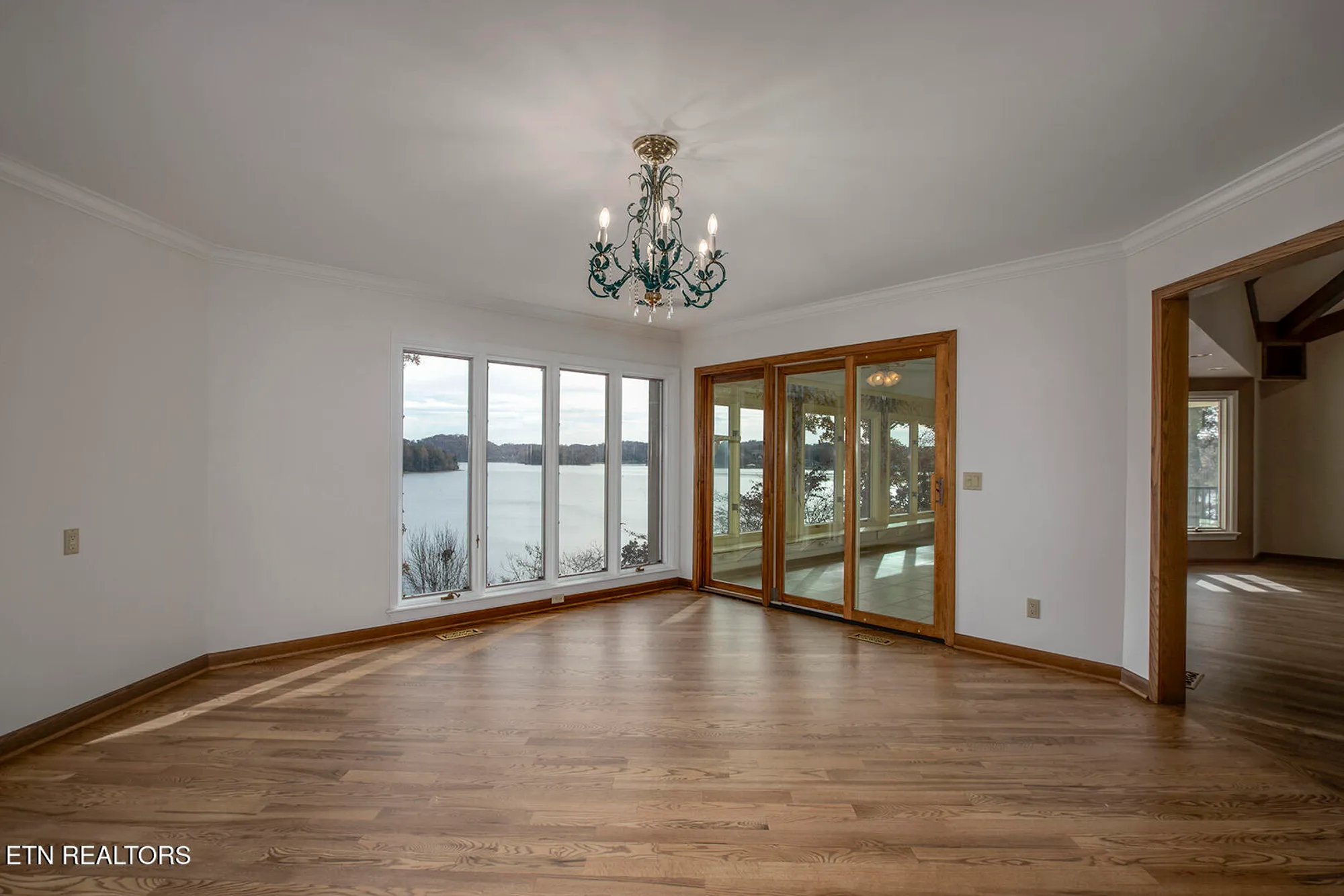 Property Slideshow image 14 of 64 | 122 tigitsi ln, Loudon, TN, 37774