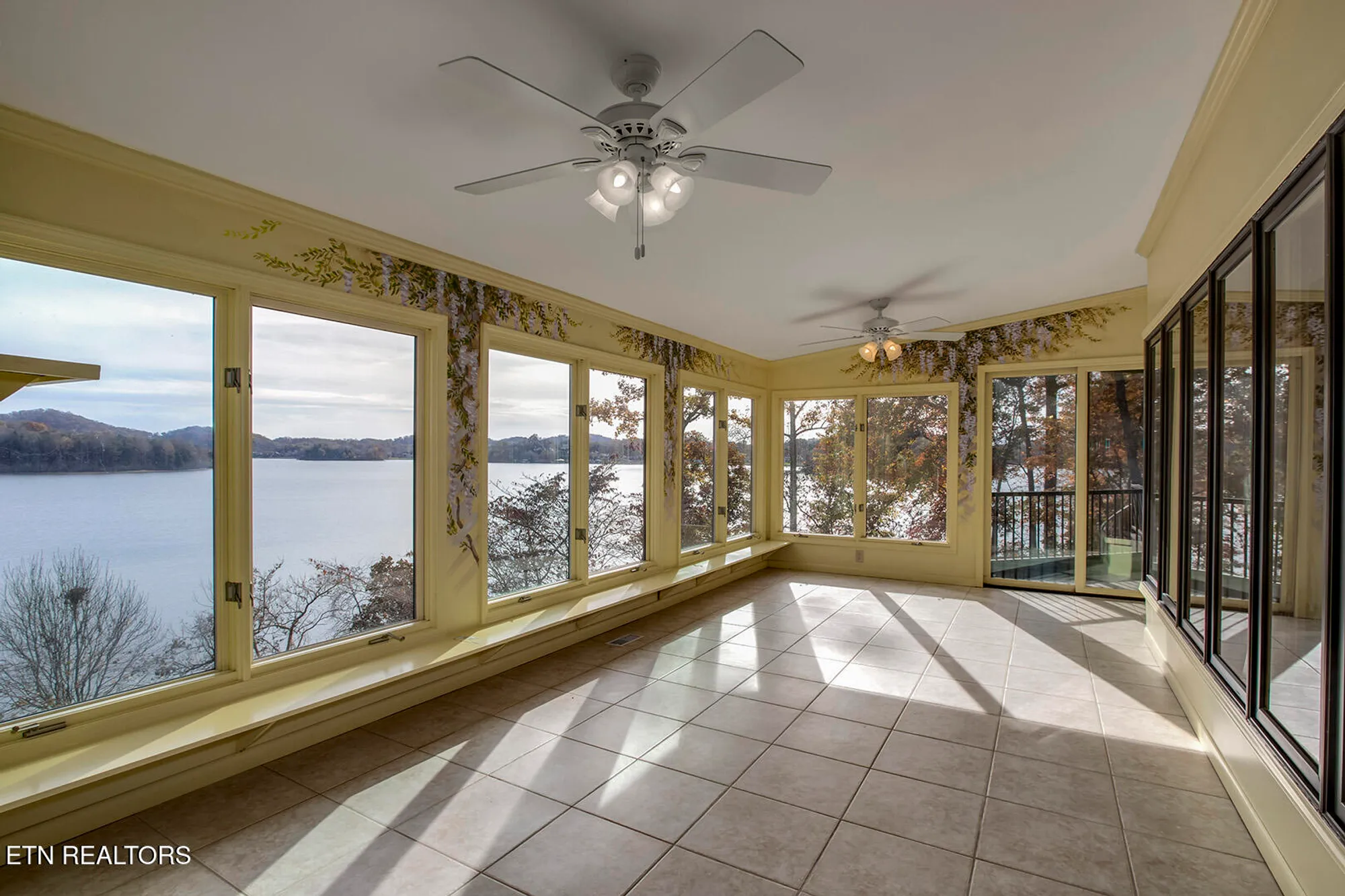 Property Slideshow image 15 of 64 | 122 tigitsi ln, Loudon, TN, 37774
