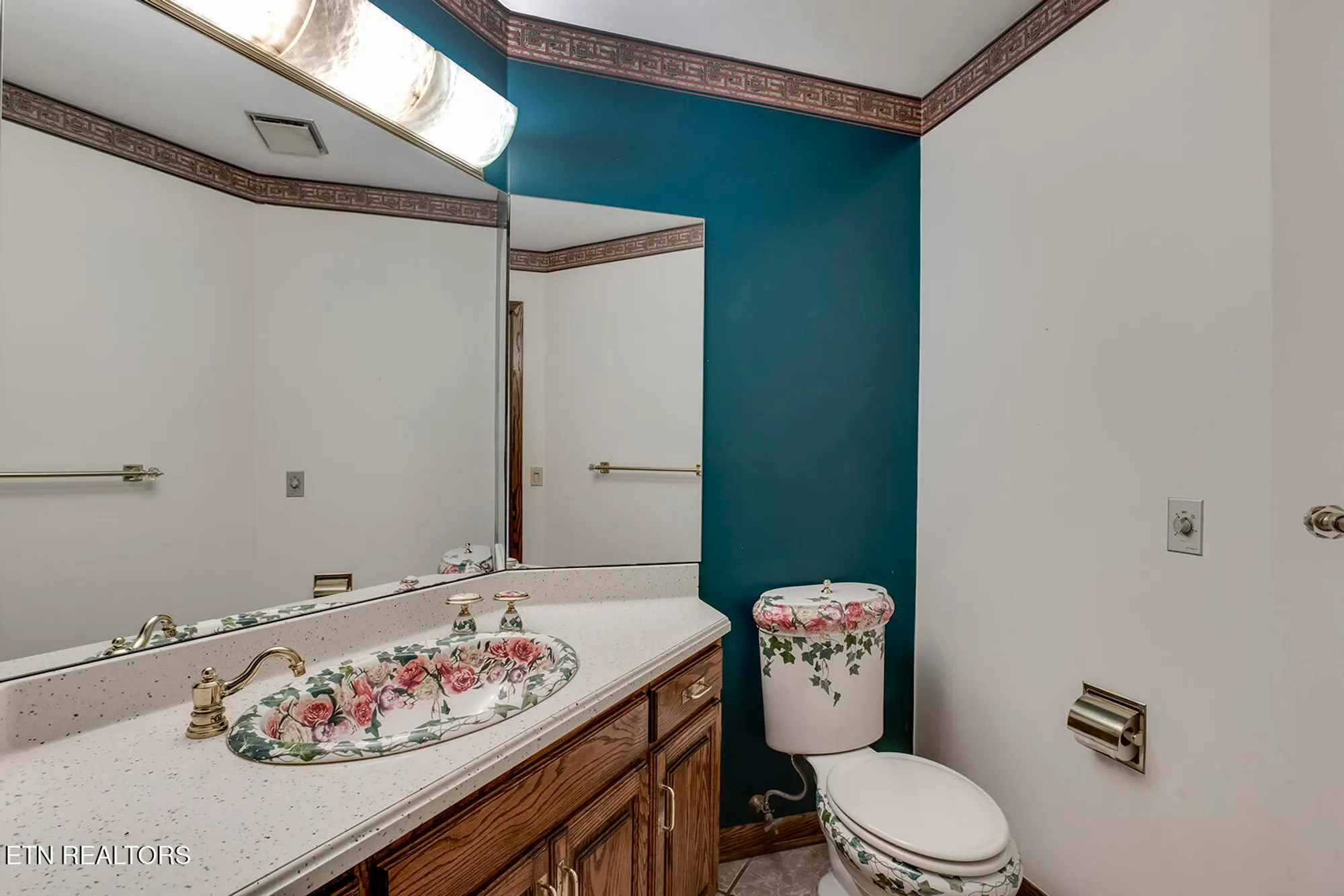 Property Slideshow image 17 of 64 | 122 tigitsi ln, Loudon, TN, 37774