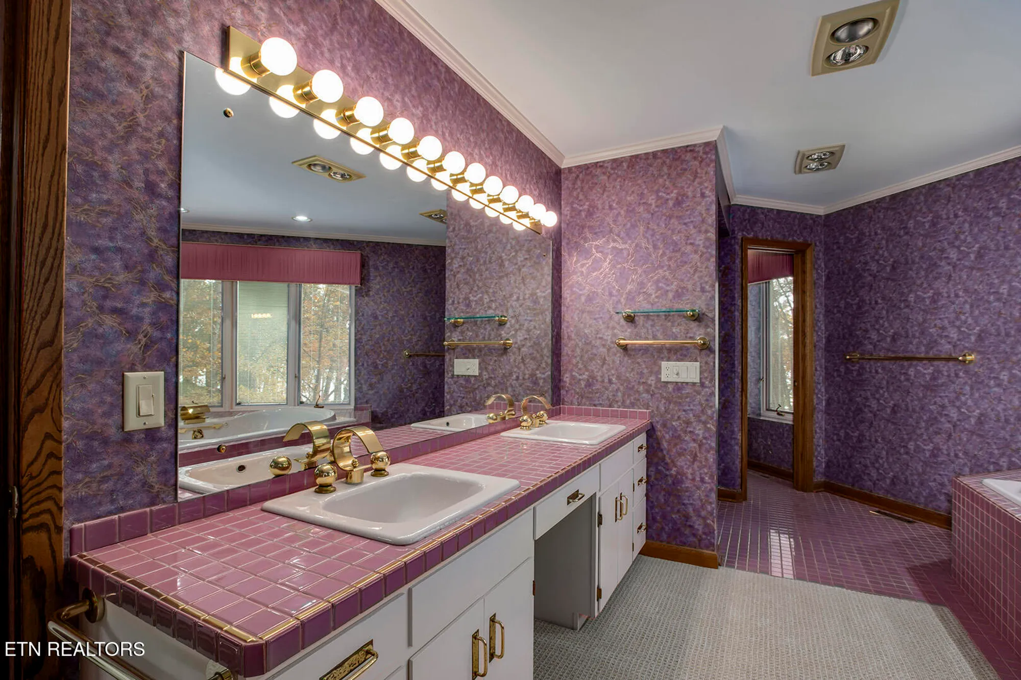 Property Slideshow image 22 of 64 | 122 tigitsi ln, Loudon, TN, 37774