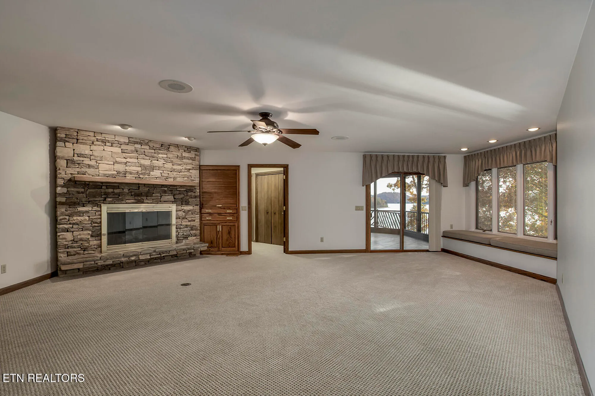 Property Slideshow image 24 of 64 | 122 tigitsi ln, Loudon, TN, 37774