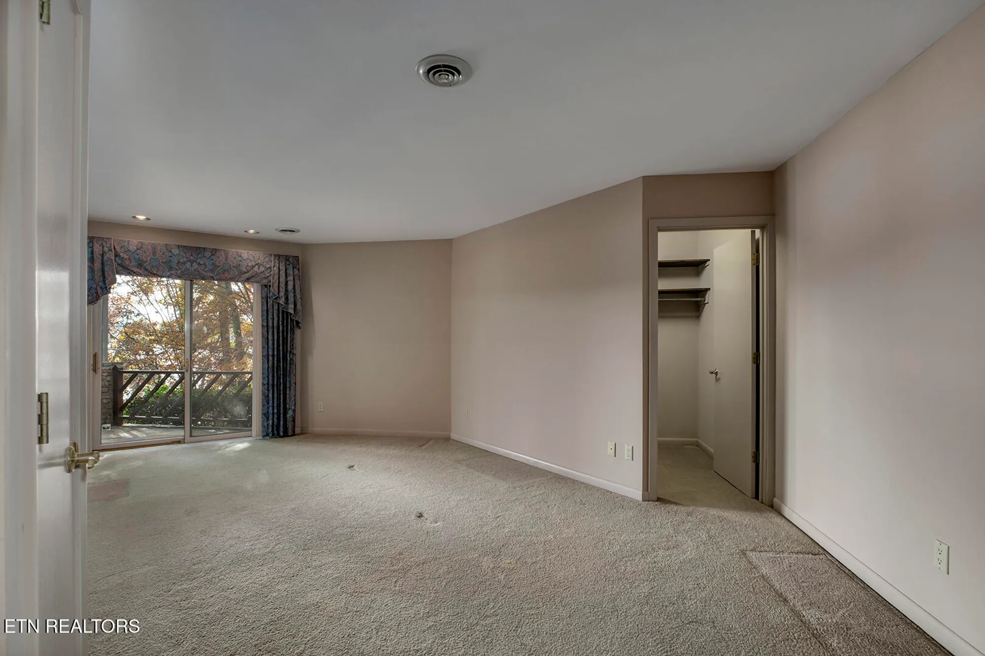 Property Slideshow image 38 of 64 | 122 tigitsi ln, Loudon, TN, 37774