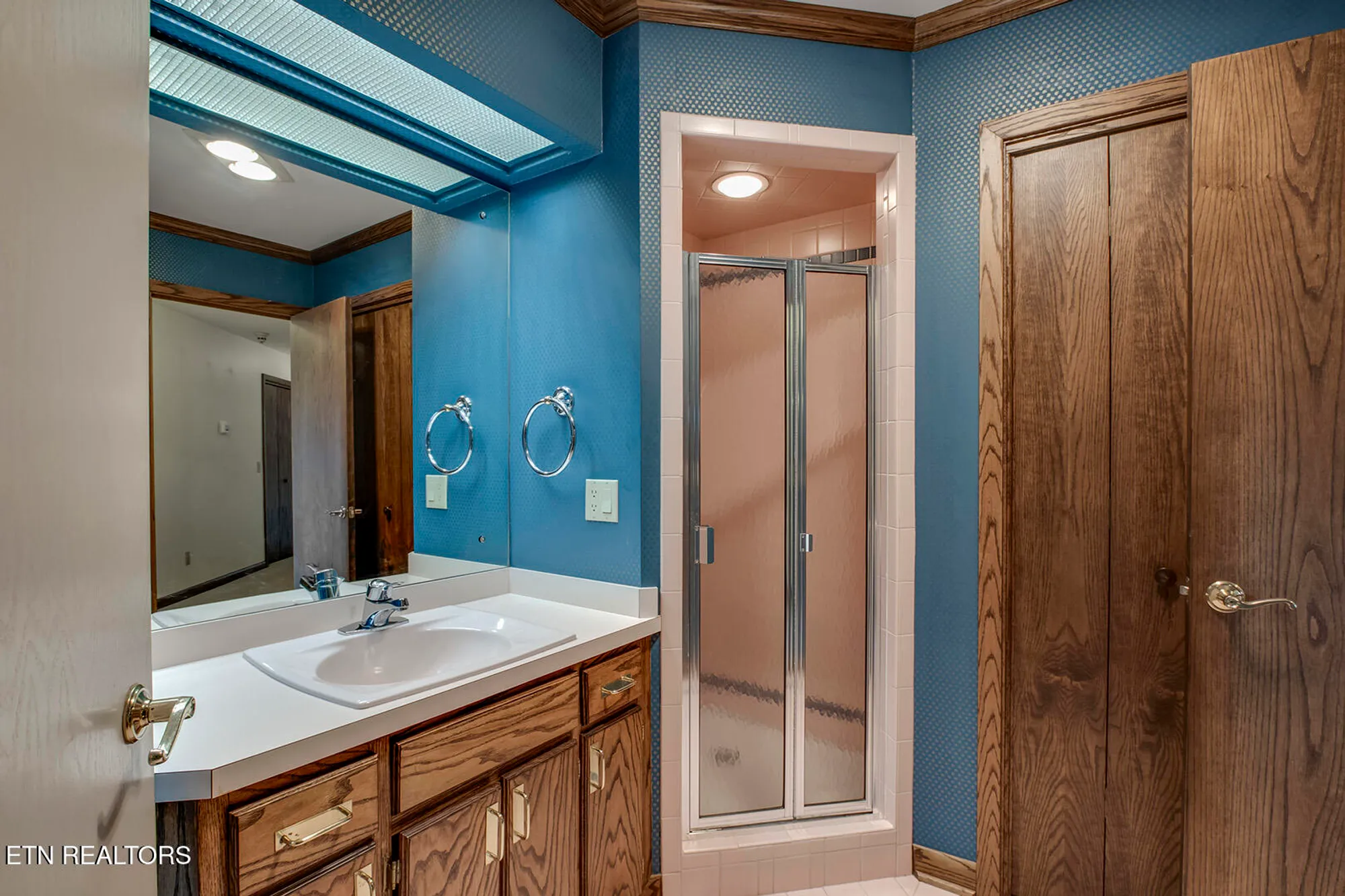 Property Slideshow image 39 of 64 | 122 tigitsi ln, Loudon, TN, 37774