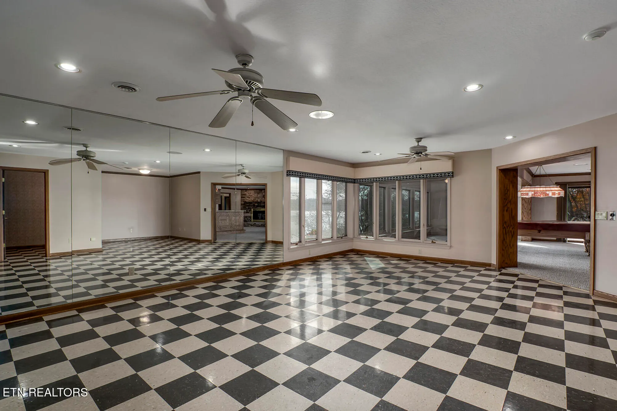 Property Slideshow image 42 of 64 | 122 tigitsi ln, Loudon, TN, 37774