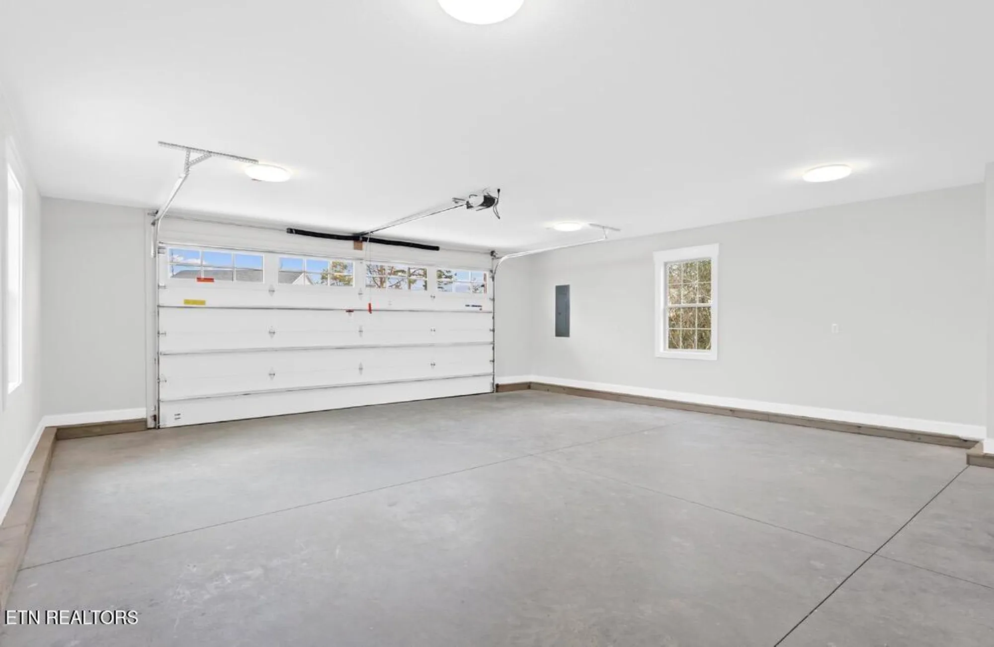 Property Slideshow image 31 of 39 | 154 elokwa way, Loudon, TN, 37774