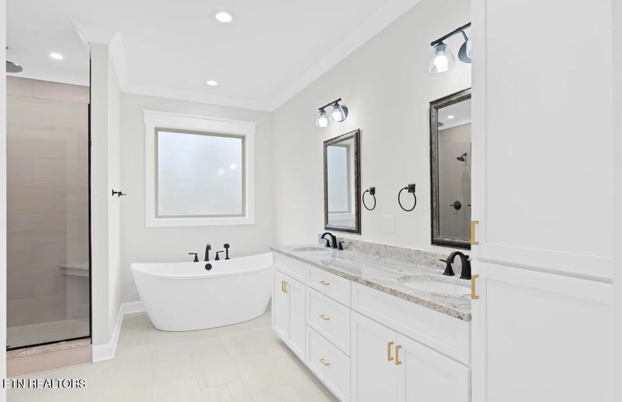 Property Slideshow image 22 of 39 | 154 elokwa way, Loudon, TN, 37774