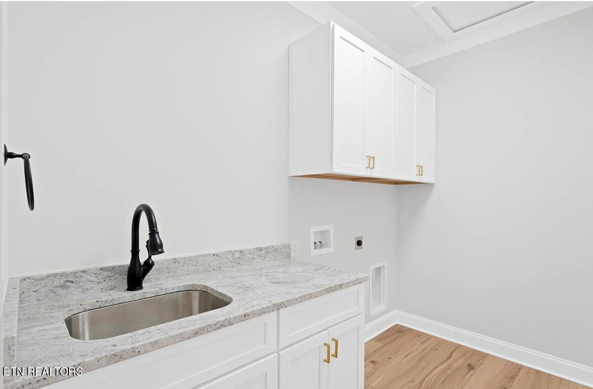 Property Slideshow image 28 of 39 | 154 elokwa way, Loudon, TN, 37774