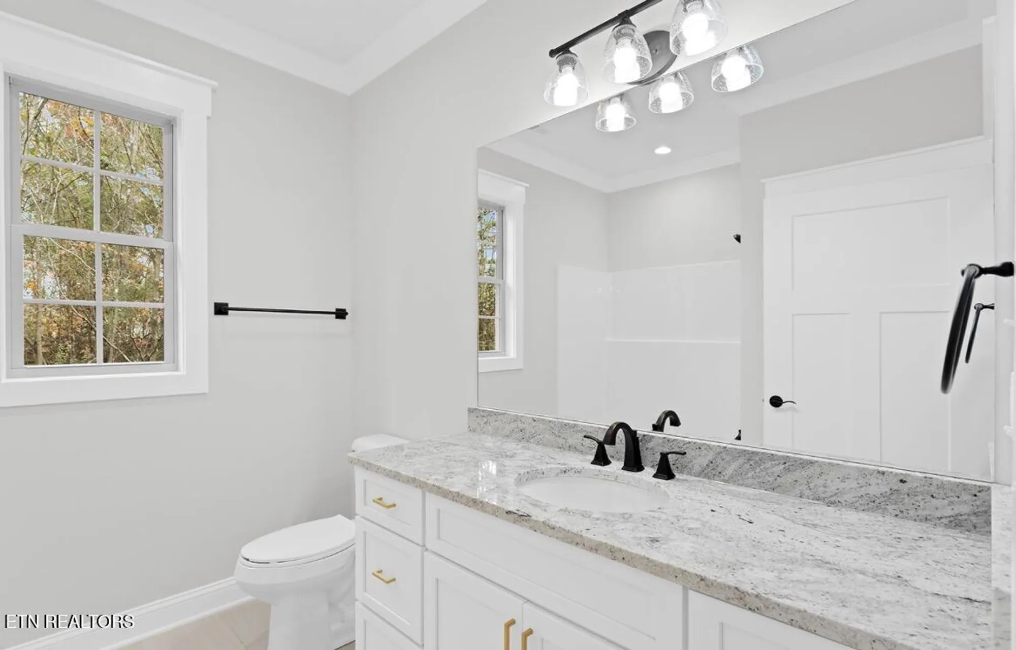 Property Slideshow image 30 of 39 | 154 elokwa way, Loudon, TN, 37774