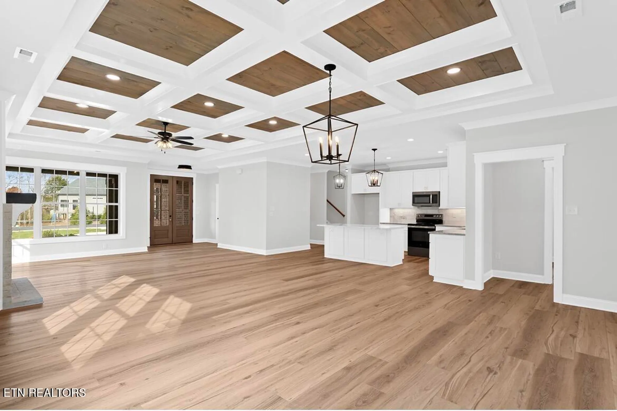 Property Slideshow image 11 of 39 | 154 elokwa way, Loudon, TN, 37774